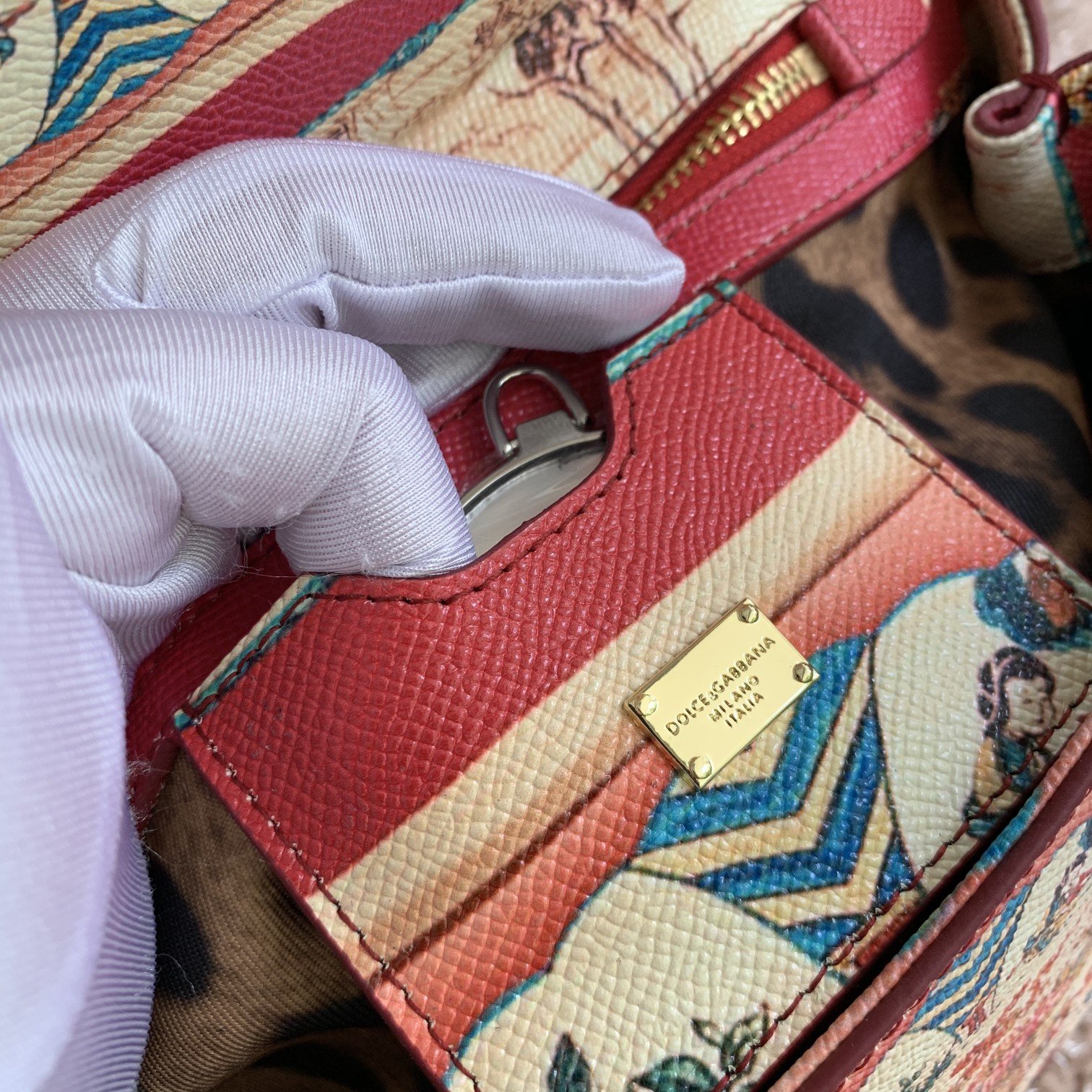 Dolce&Gabbana杜嘉班纳明星同款斜挎包可斜挎配镜子海外代购专用品有范有气场全新包型任何搭配都可