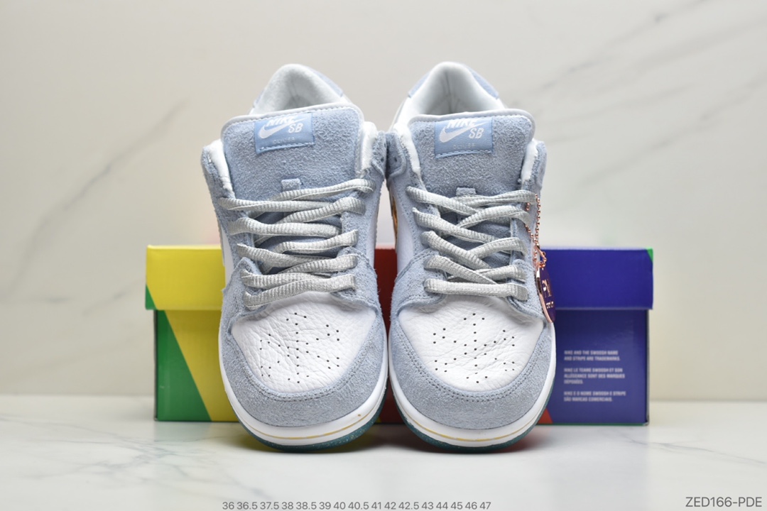 260 Sean Cliver x Nike SB Dunk Low Pro”White/Psychic Blue-Metallic Gold”扣篮系列低休帮闲运动板滑板鞋“雾霾蓝金白钩水晶底” DC9936-100
