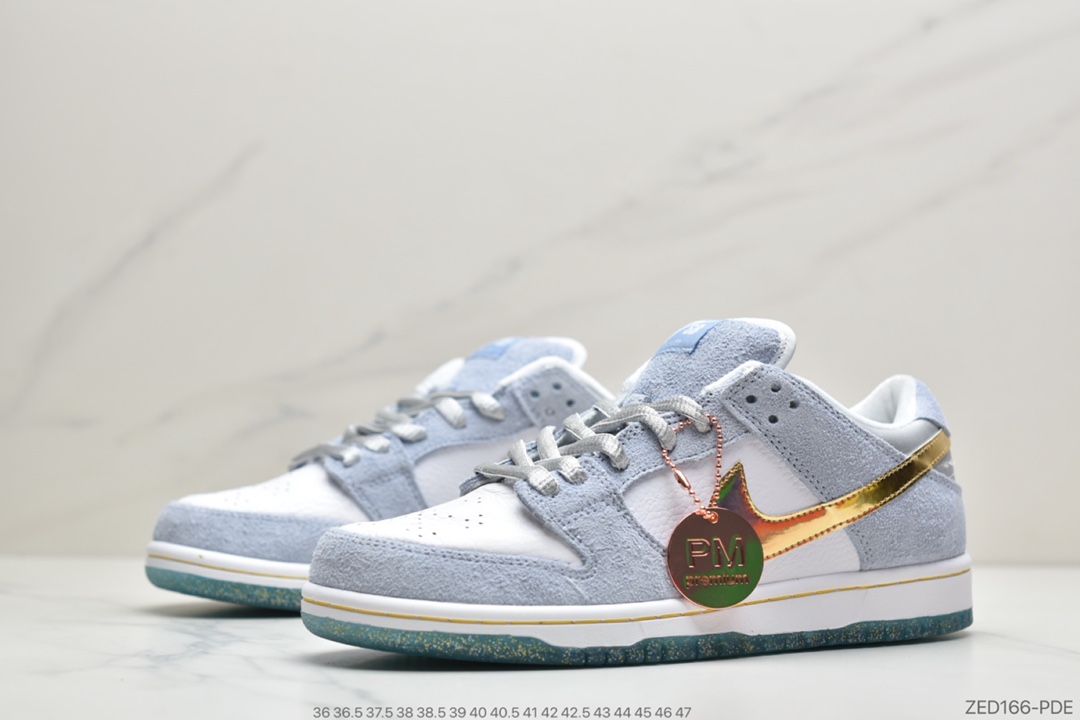260 Sean Cliver x Nike SB Dunk Low Pro”White/Psychic Blue-Metallic Gold”扣篮系列低休帮闲运动板滑板鞋“雾霾蓝金白钩水晶底” DC9936-100