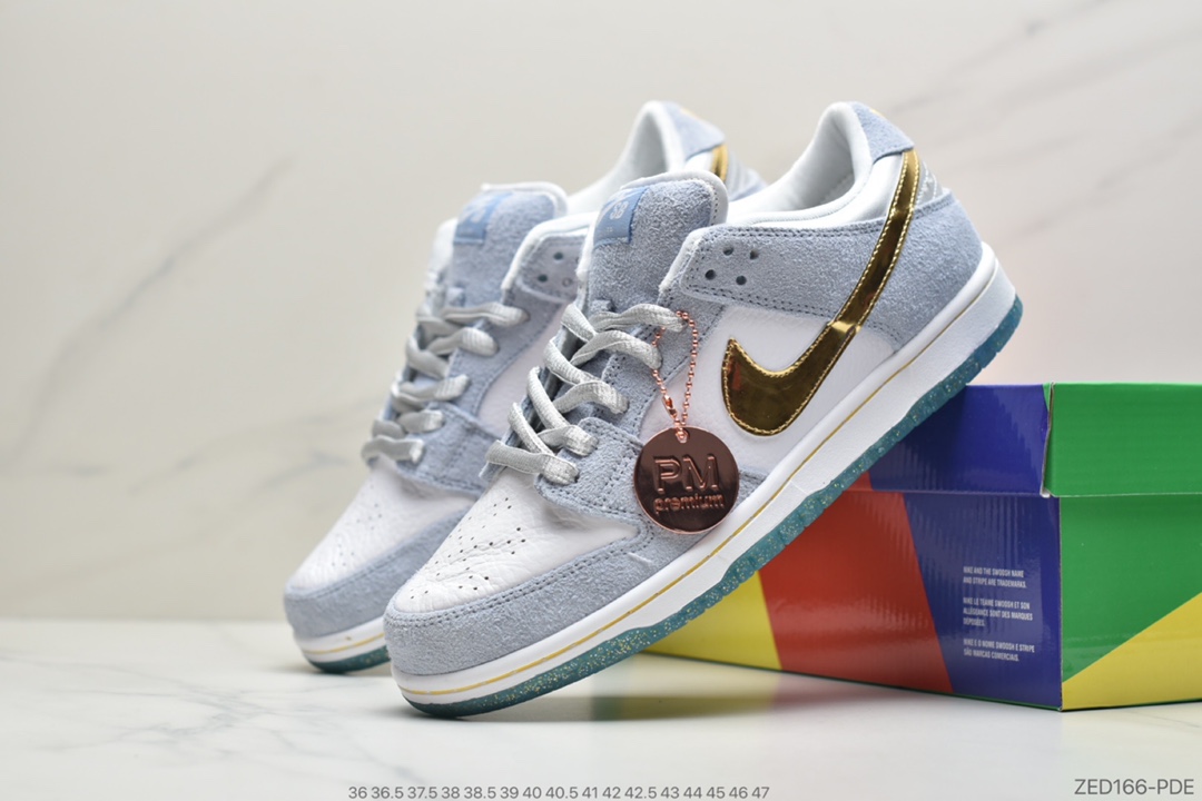 260 Sean Cliver x Nike SB Dunk Low Pro”White/Psychic Blue-Metallic Gold”扣篮系列低休帮闲运动板滑板鞋“雾霾蓝金白钩水晶底” DC9936-100