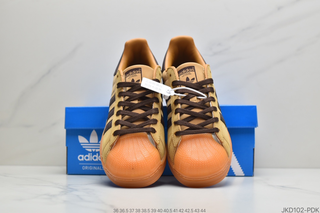160 公司级头层软底Adidas三叶草Superstar贝壳头头层皮软蓝底情侣小麦色贝壳头板鞋FZ1947