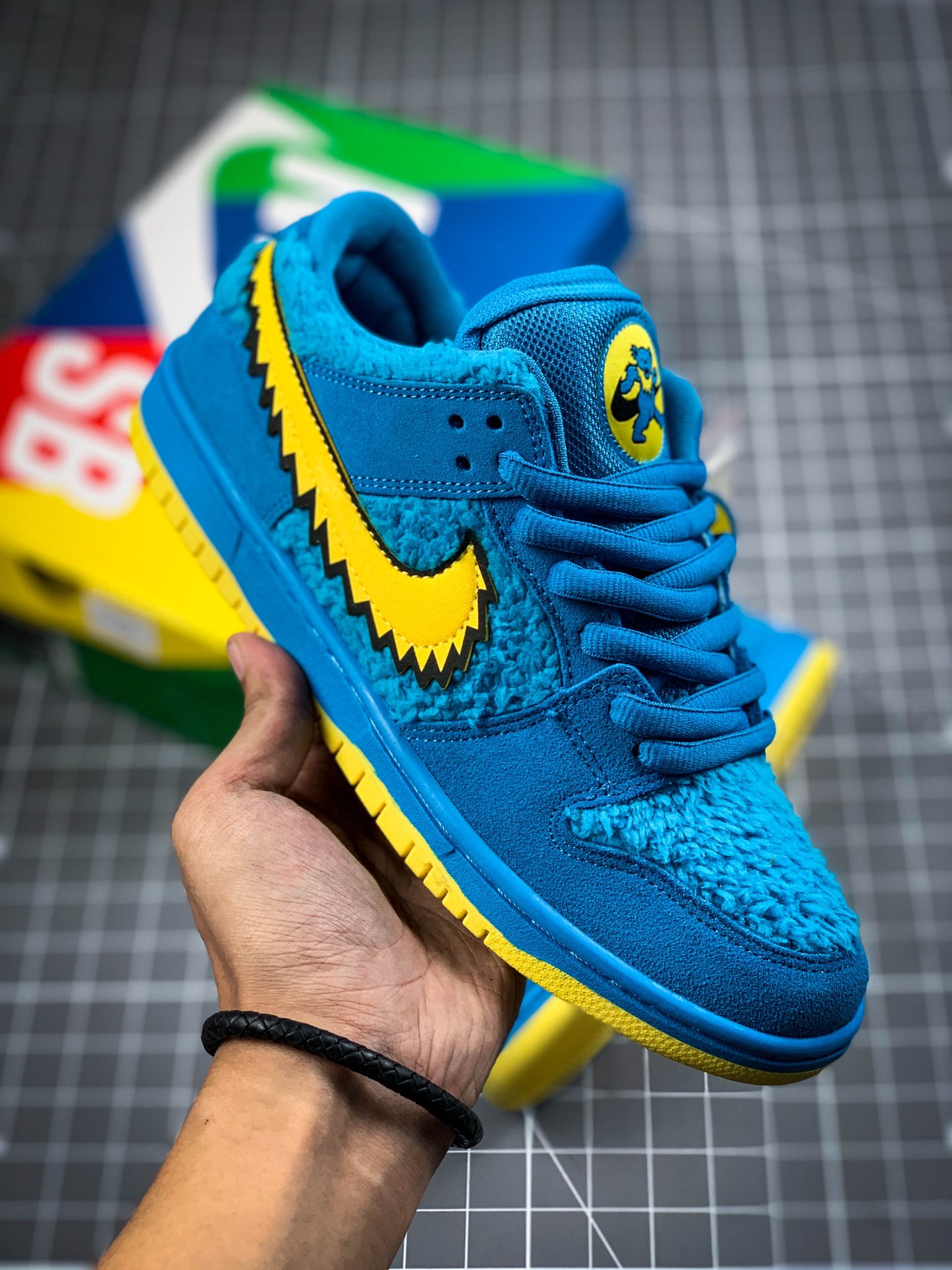 福利特价160 Grateful Dead X Nike SB Dunk L OW “Yellow Bear”黄蓝小熊 货号：CJ5378-700