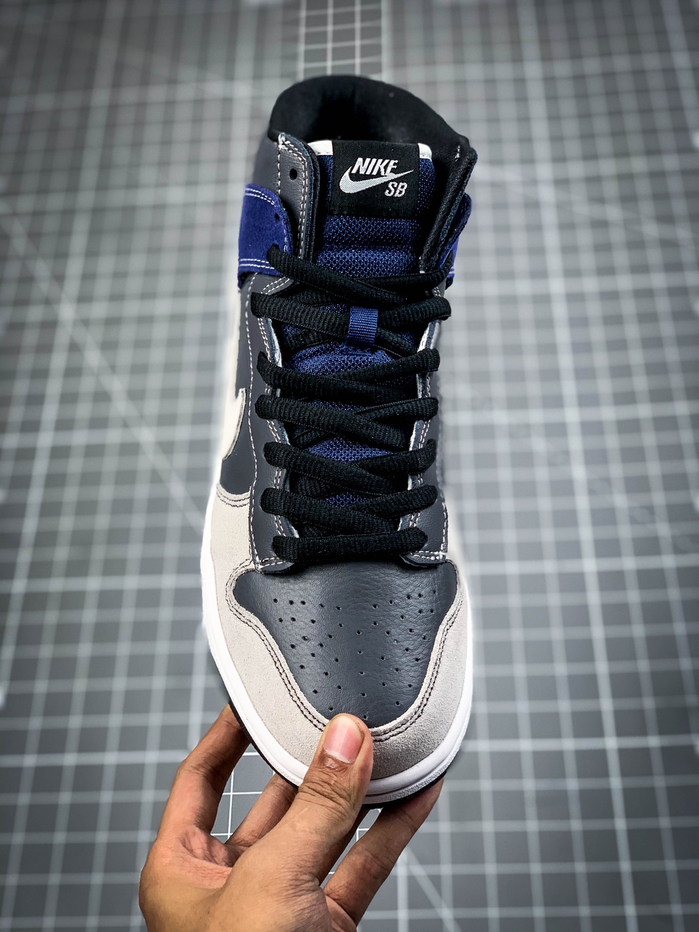 260  Nike SB Zoom Dunk High 高帮运动休闲滑板鞋 305050-015