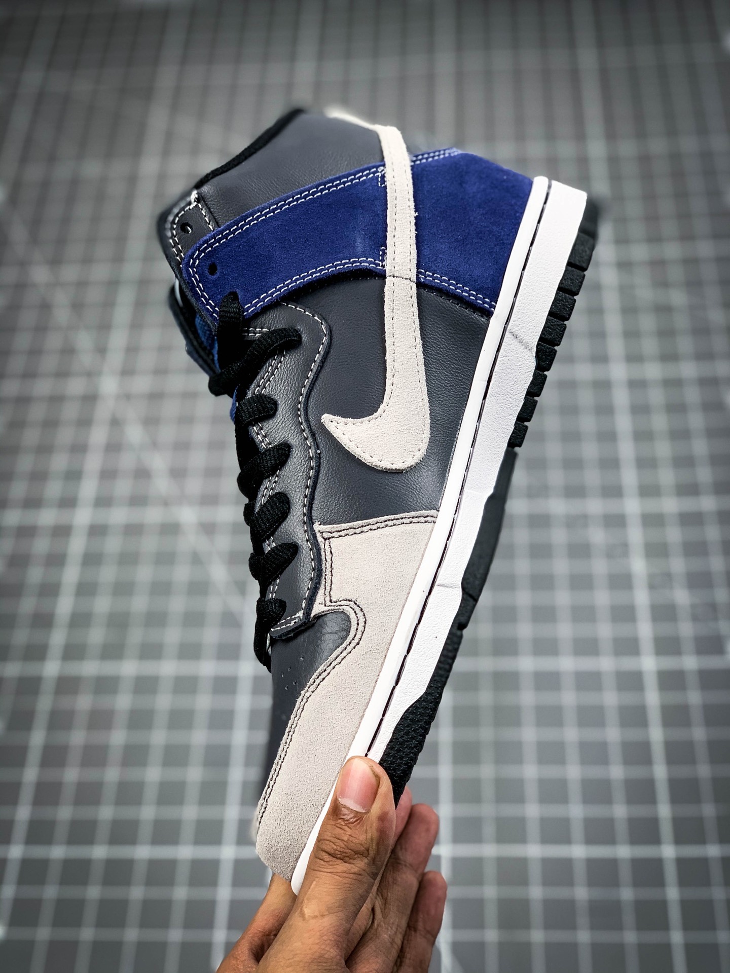 260  Nike SB Zoom Dunk High 高帮运动休闲滑板鞋 305050-015