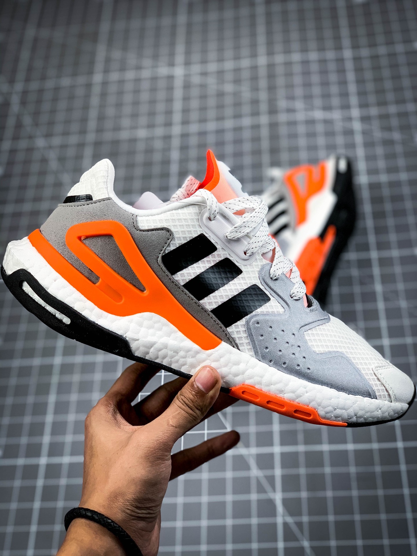 200 阿迪达斯日行者跑步运动鞋 FY3012 adidas orginals Day Jogger441