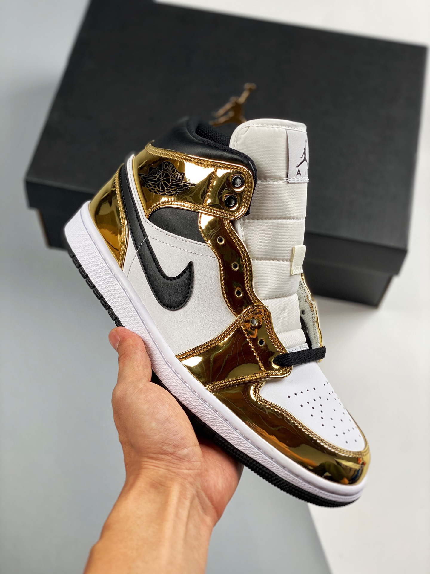 Nivel de zapatos desnudos originales, el producto de la más alta artesanía en el mercado 💯 Air Jordan 1 Mid "Metallic …