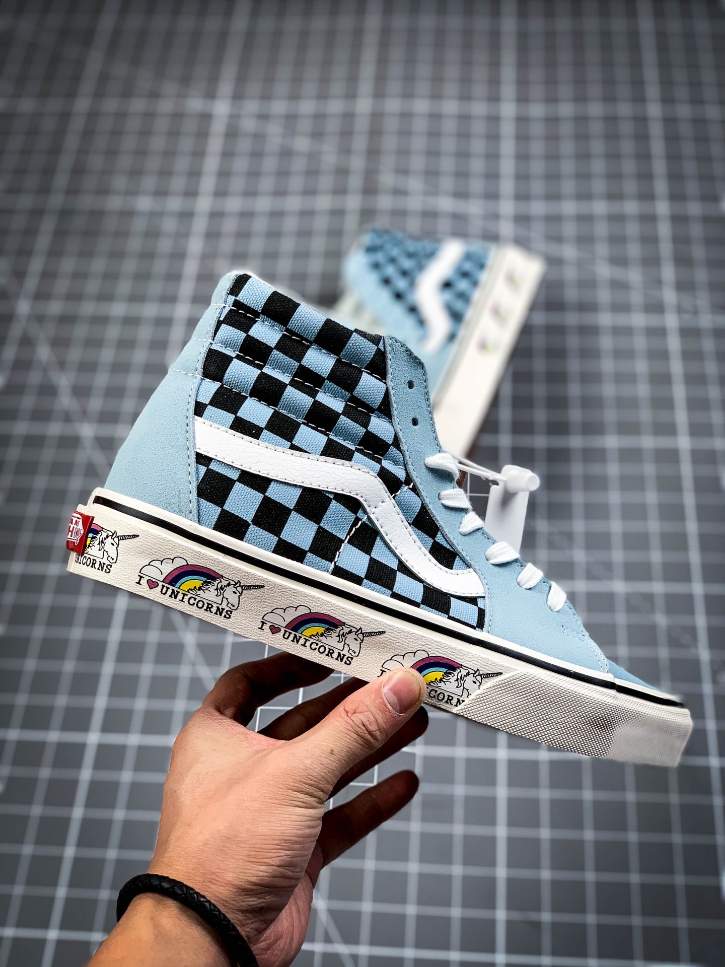 160 独角兽 #万斯 #Vans 浅蓝色  蓝白色SK8系列 卡通涂鸦 网红元素 独角兽再度来袭 Vans Sk8-Hi Unicorn 万斯 VN0A5HXV505