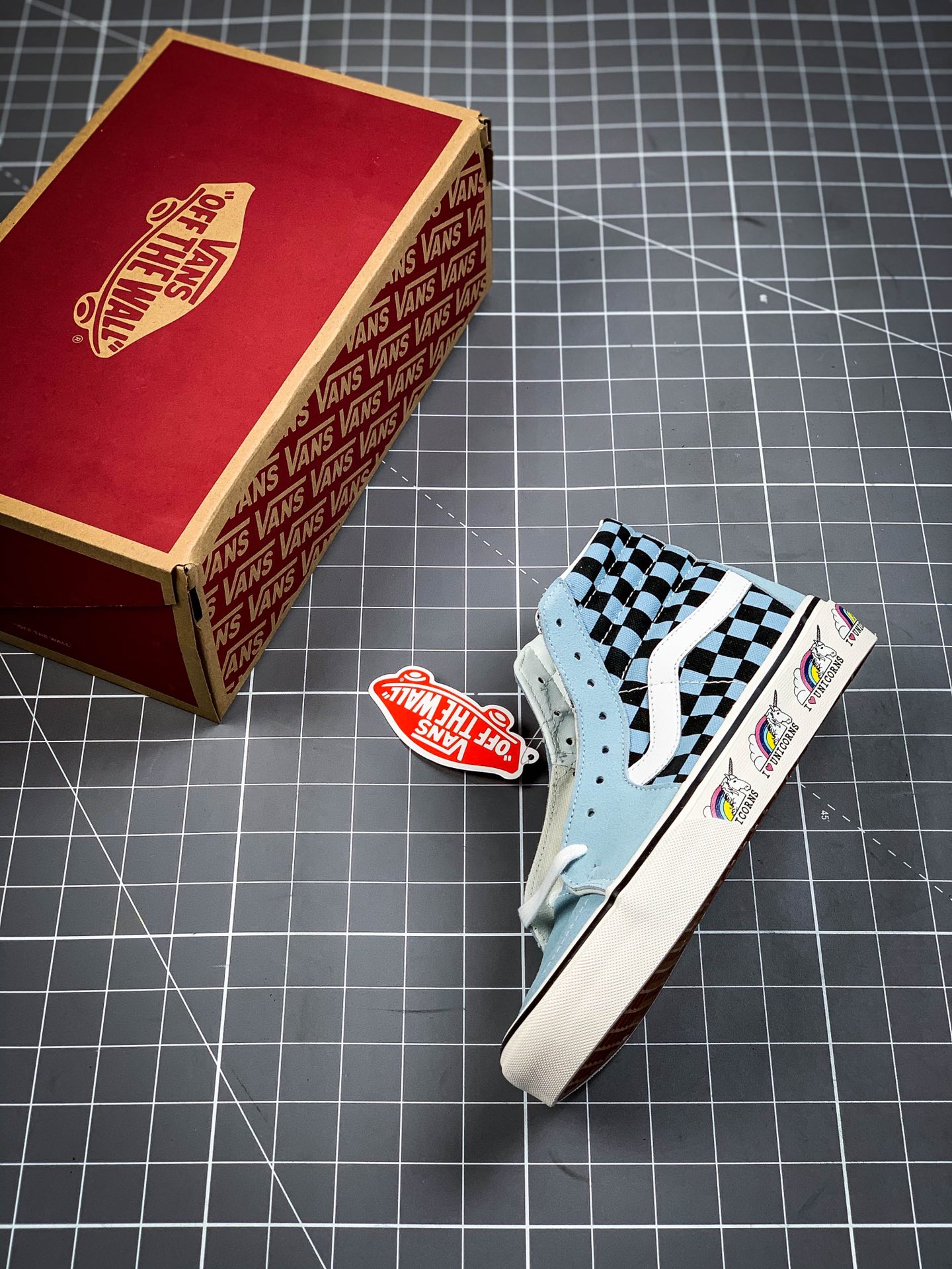 160 独角兽 #万斯 #Vans 浅蓝色  蓝白色SK8系列 卡通涂鸦 网红元素 独角兽再度来袭 Vans Sk8-Hi Unicorn 万斯 VN0A5HXV505