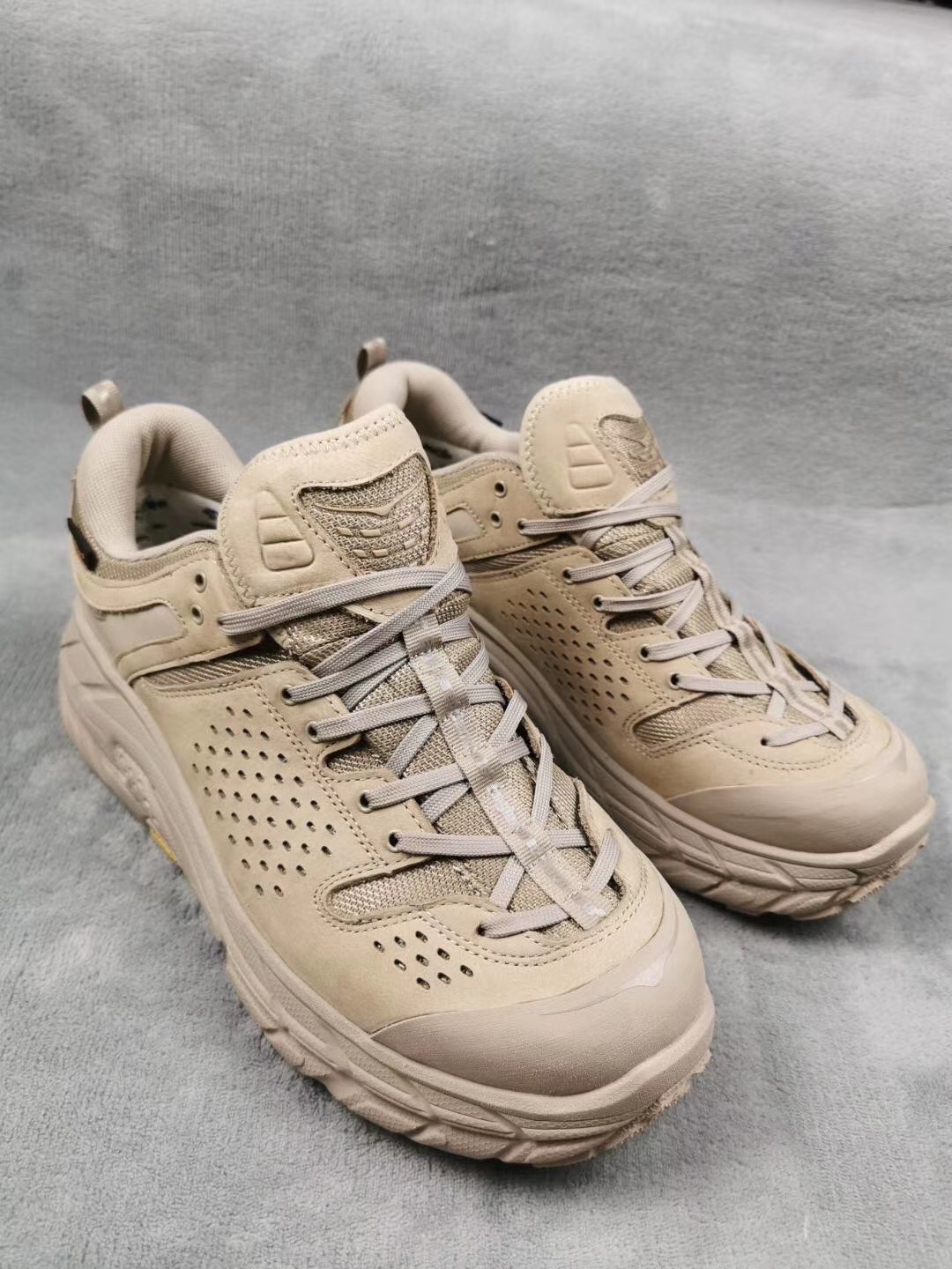 Engineered Garments X Hoka One Tor Ultra Low 美国新兴跑鞋品牌 带event防水机能功能余文乐上脚 宠幸 示范穿在最前端铃木大器主理品牌联乘低帮厚底坦克户外运动鞋 萨利亚碳磨米白尺码 40 15 40 5 3 41 5 15 42 5 11 43 5 5 44 7 44 5 10 45 5 15双