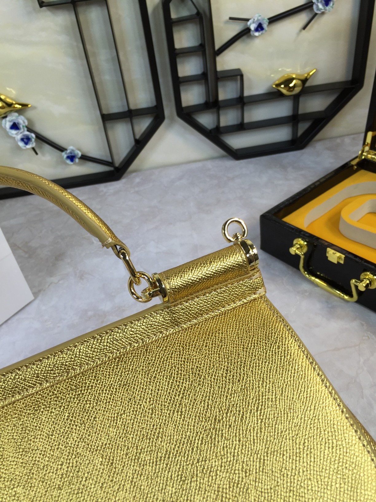 Luxury Platinum Gift Bags: Imported Palm-Grained Pelts with Original Hardware and Belts - 图片 2