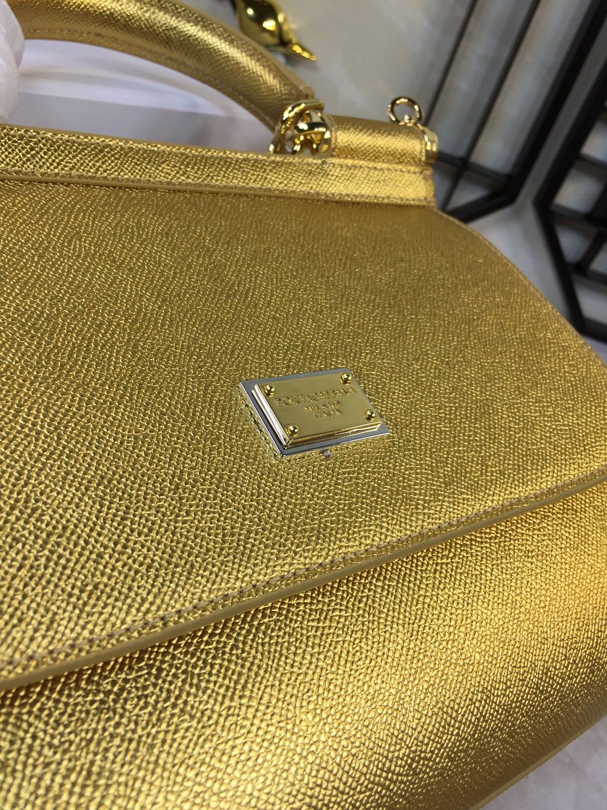 Luxury Platinum Gift Bags: Imported Palm-Grained Pelts with Original Hardware and Belts - 图片 4