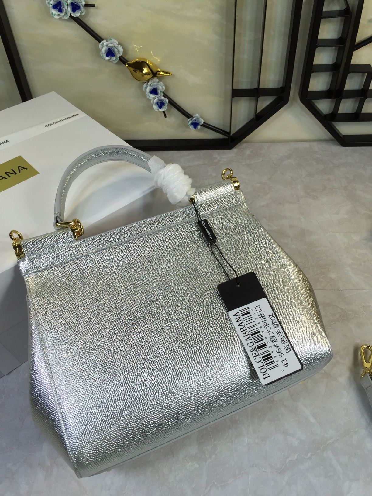 Luxury Platinum Gift Bags with Imported Palm-Grained Pelt and Original Hardware - 图片 5