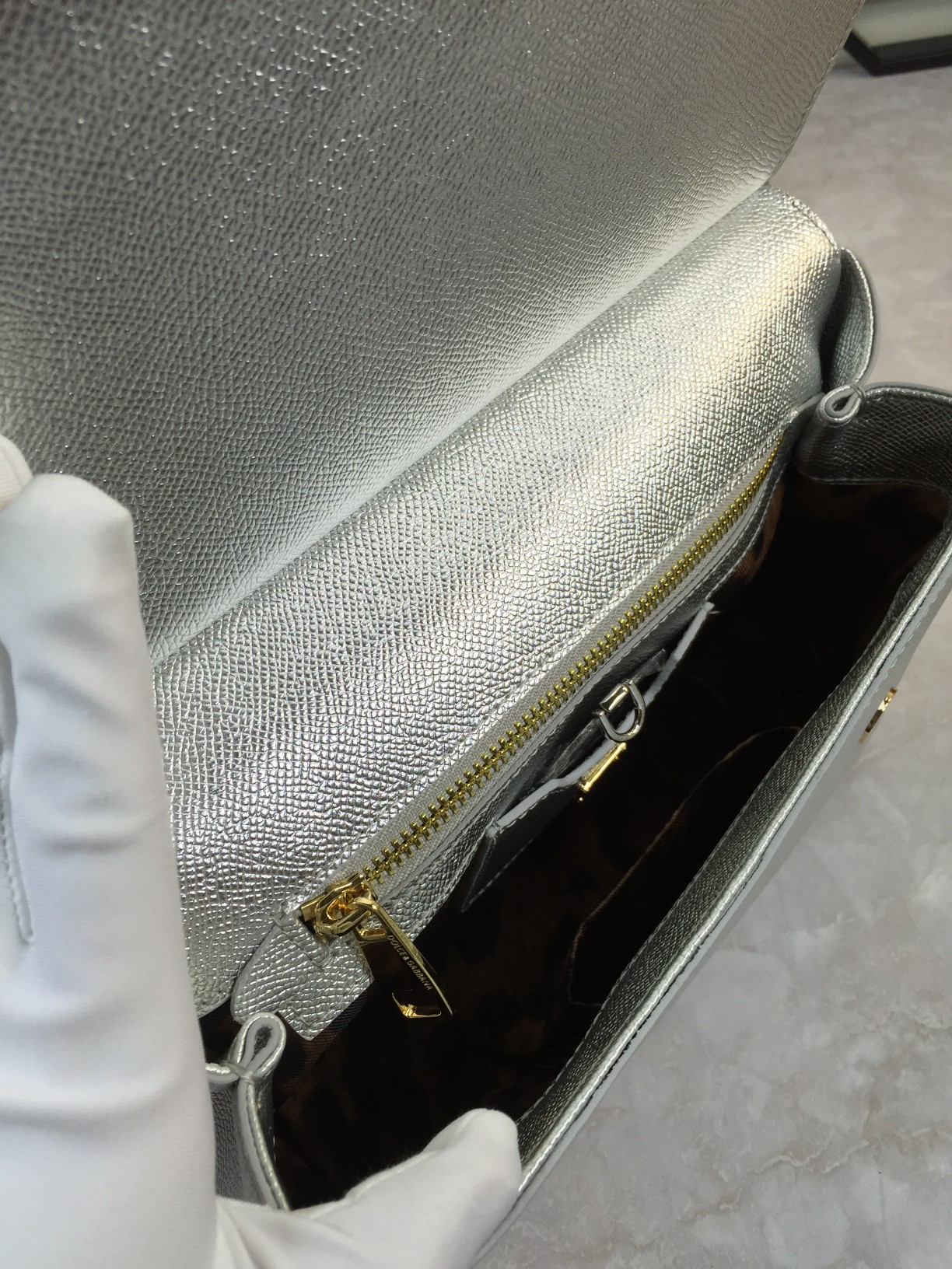 Luxury Platinum Gift Bags with Imported Palm-Grained Pelt and Original Hardware - 图片 8