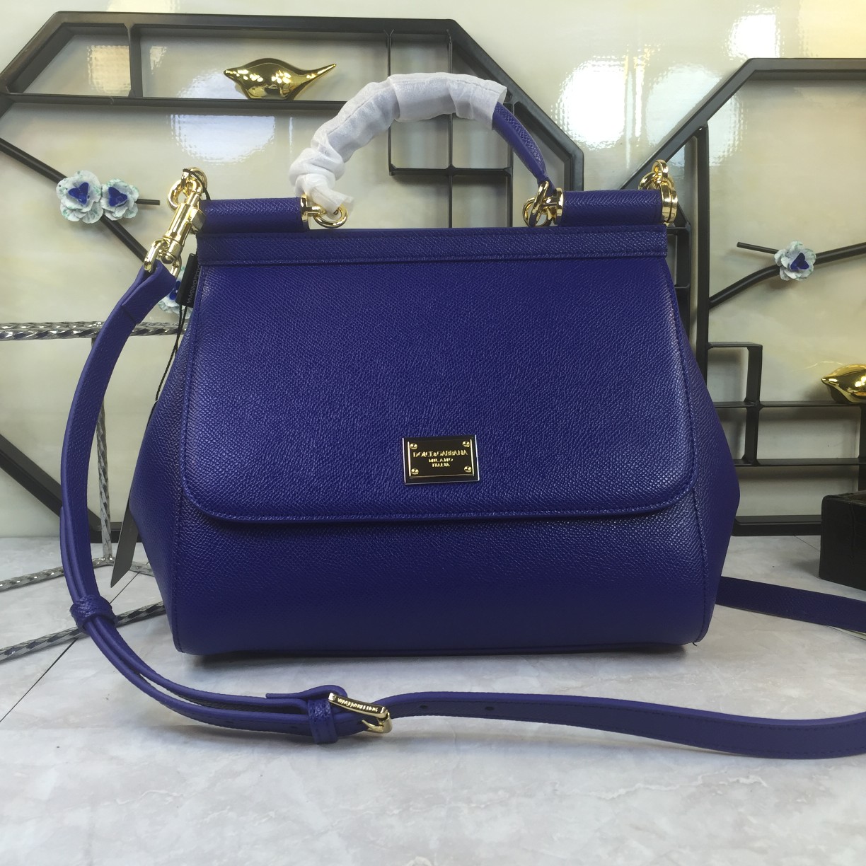 Luxury Platinum Gift Bags with Imported Palm-Grained Pelts and Original Hardware