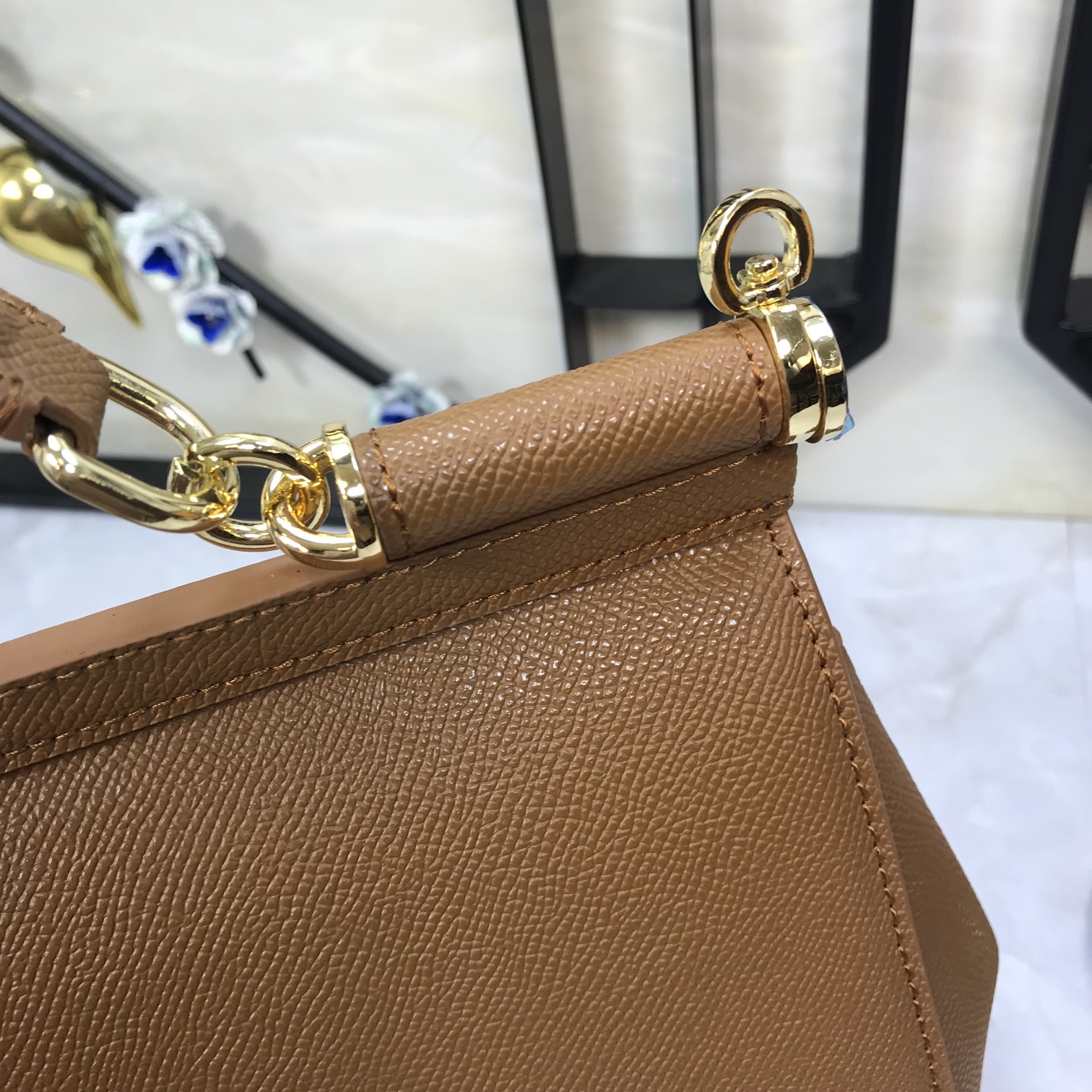 Luxury Platinum Gift Bags with Imported Palm-Grained Pelts and Original Hardware - 图片 2