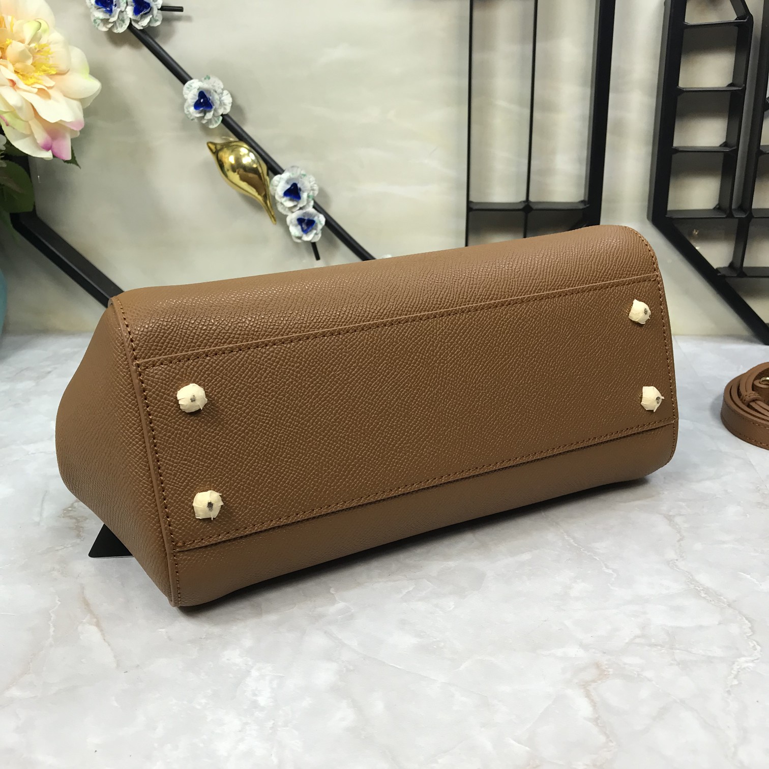 Luxury Platinum Gift Bags with Imported Palm-Grained Pelts and Original Hardware - 图片 6