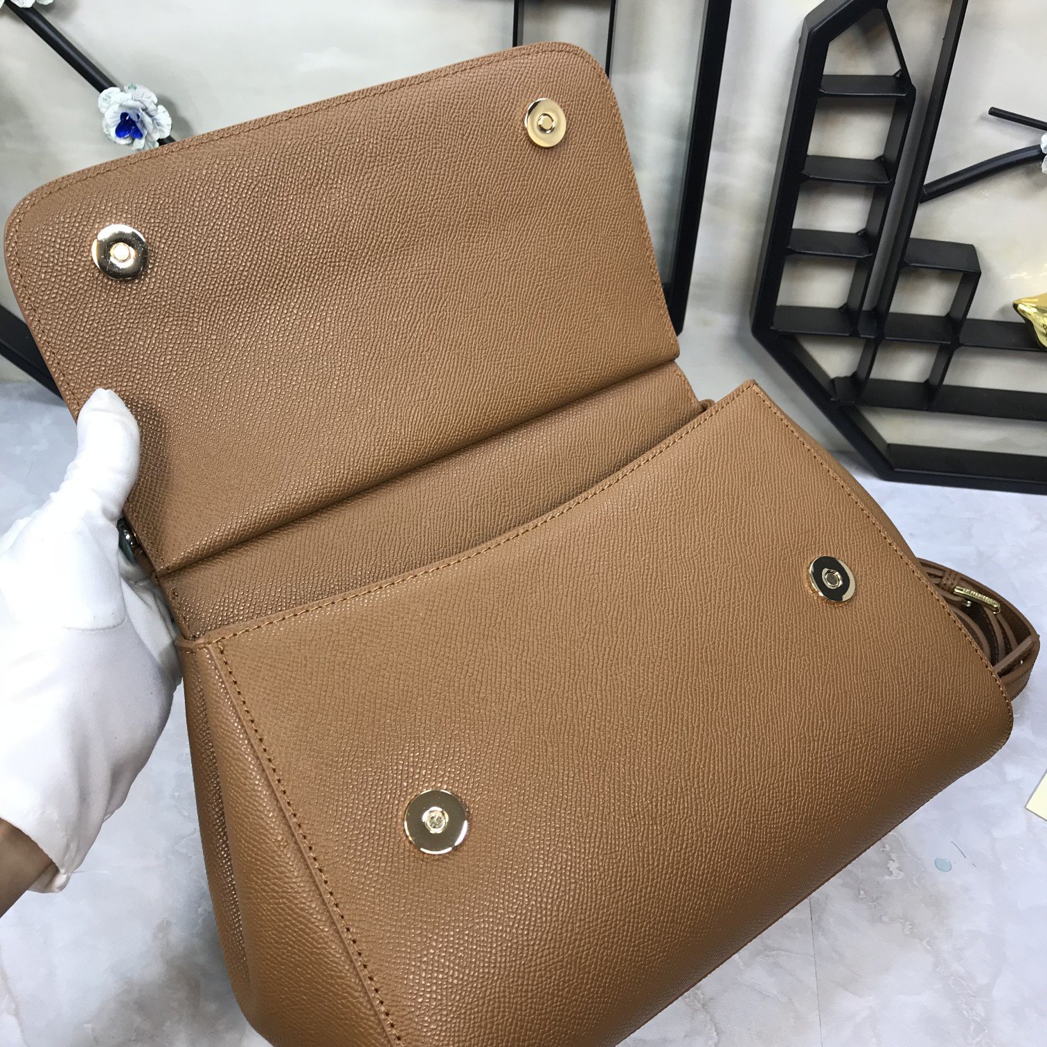 Luxury Platinum Gift Bags with Imported Palm-Grained Pelts and Original Hardware - 图片 7