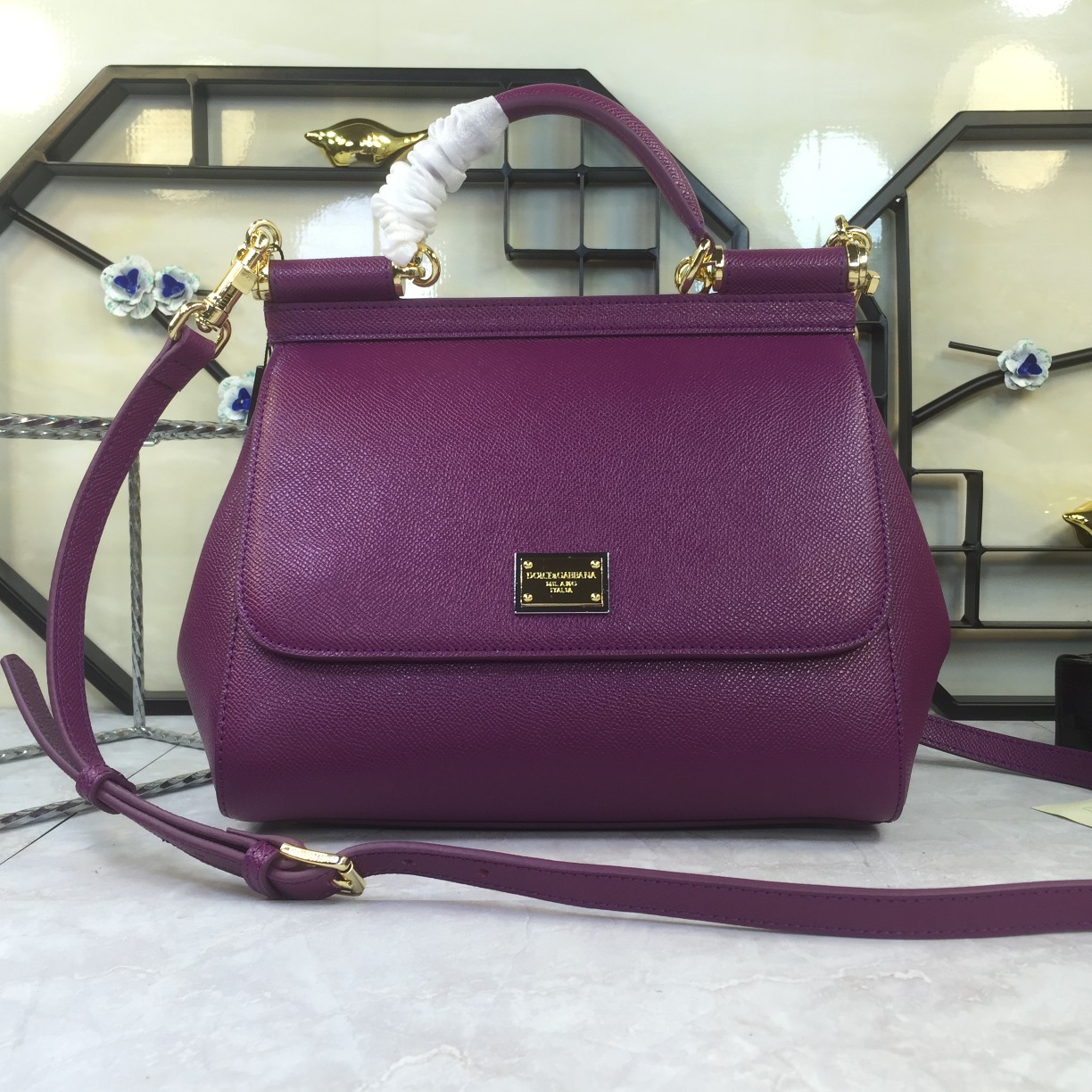 Luxury Platinum Gift Bags with Imported Palm-Grained Pelts and Original Hardware
