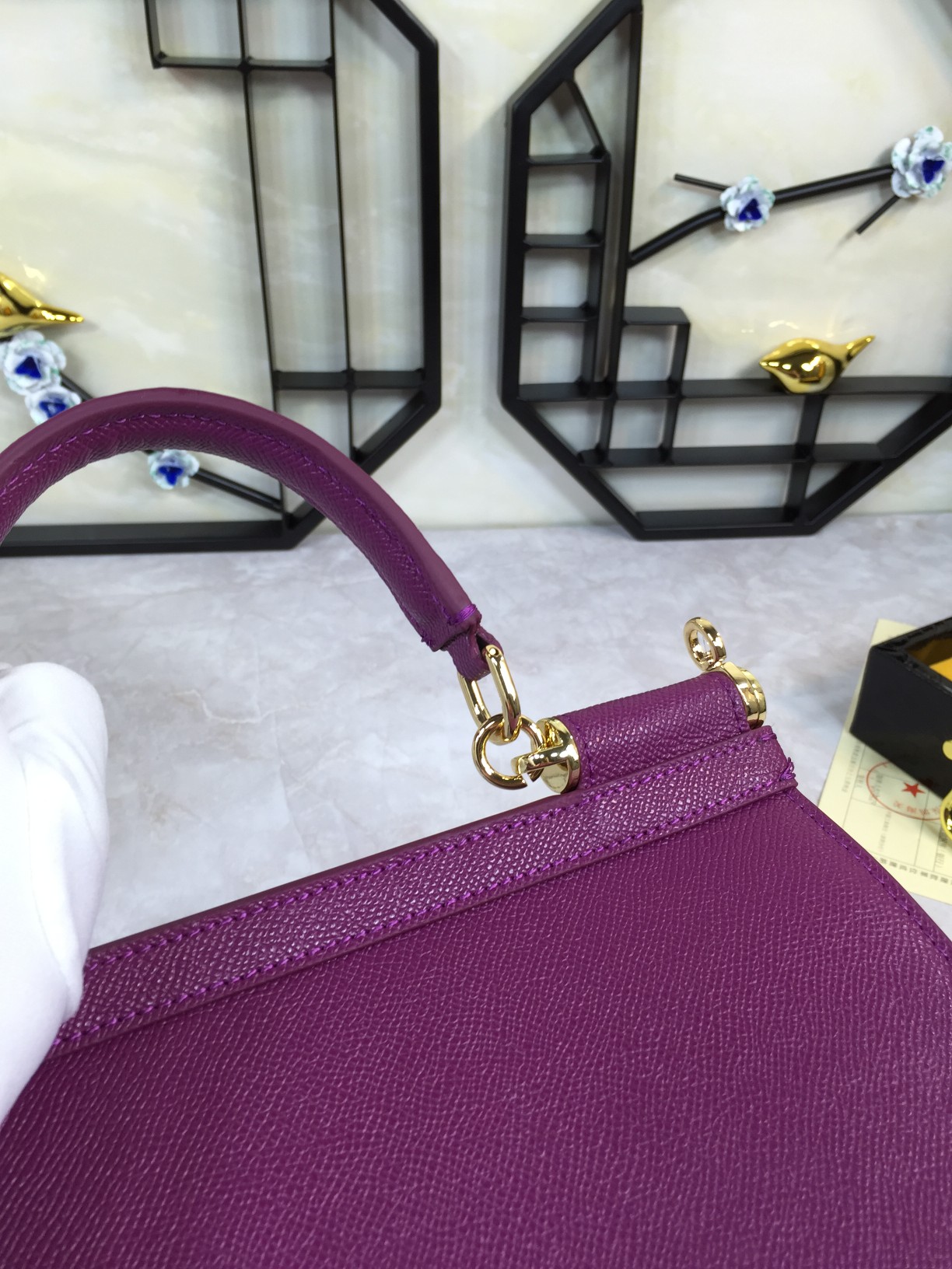 Luxury Platinum Gift Bags with Imported Palm-Grained Pelts and Original Hardware - 图片 2