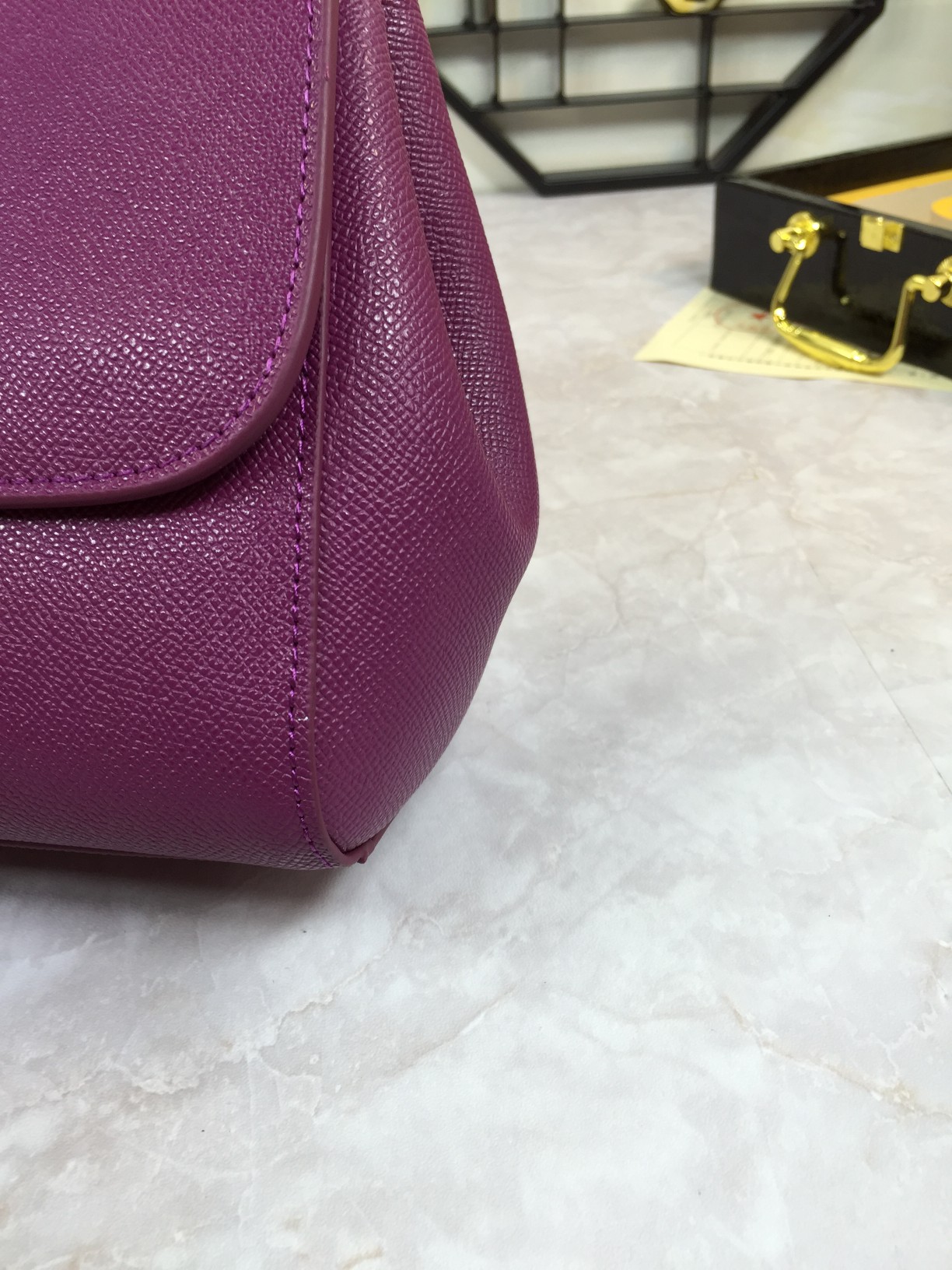 Luxury Platinum Gift Bags with Imported Palm-Grained Pelts and Original Hardware - 图片 4