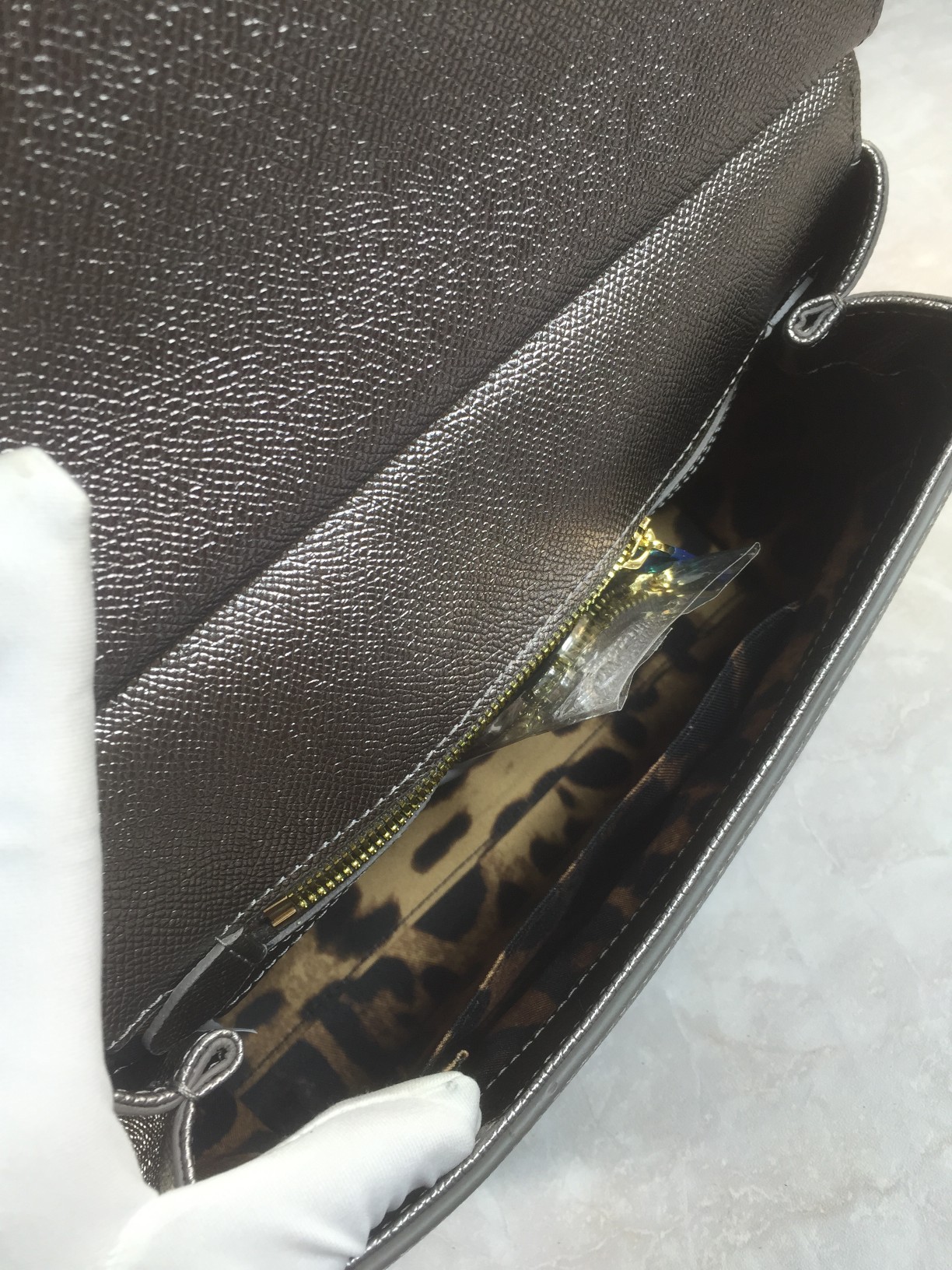 Luxurious Platinum Gift Bags with Imported Pelt and Hardware - 图片 7