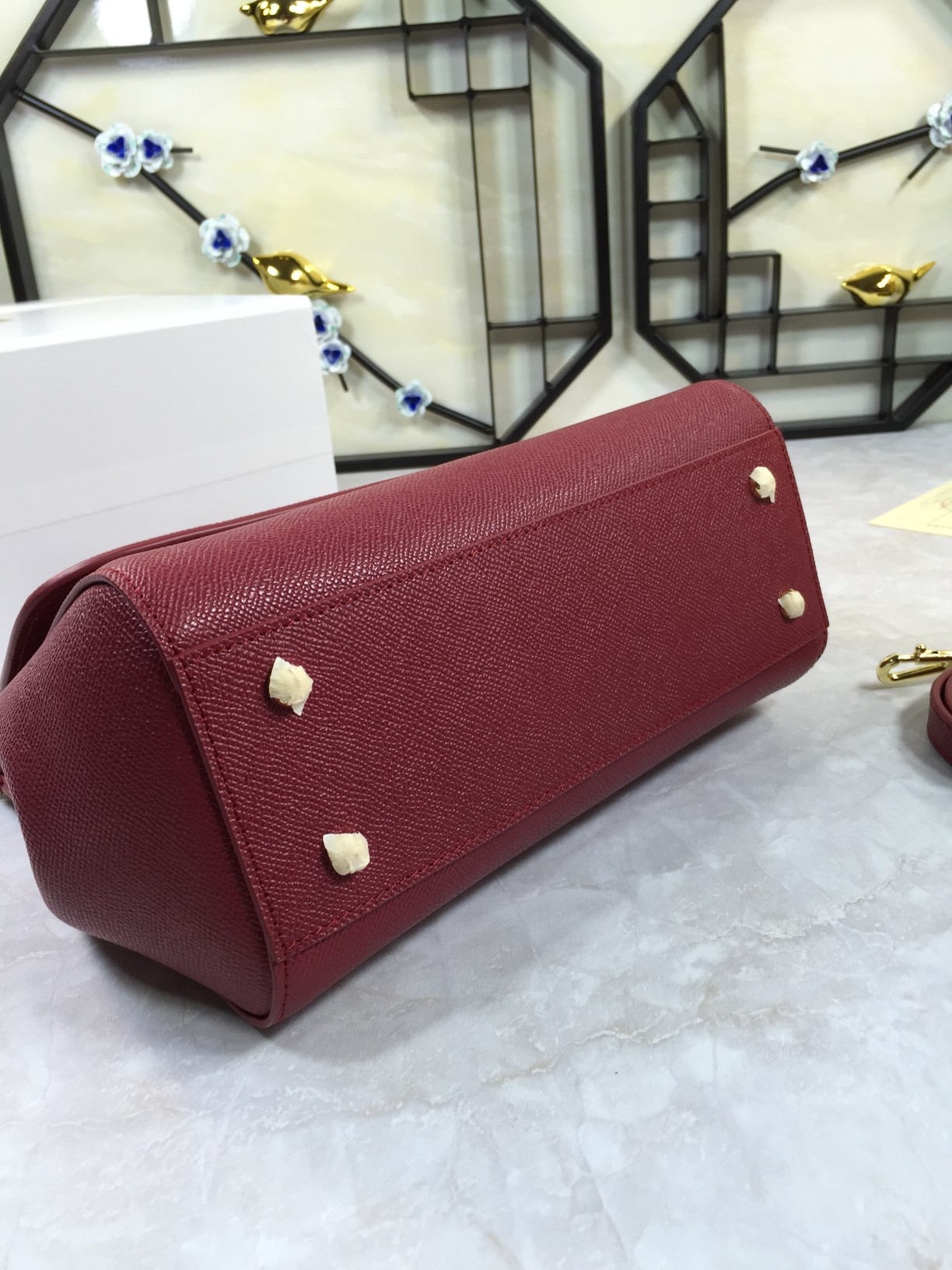 Luxury Platinum Gift Bags with Imported Palm-Grained Pelts and Original Hardware - 图片 6