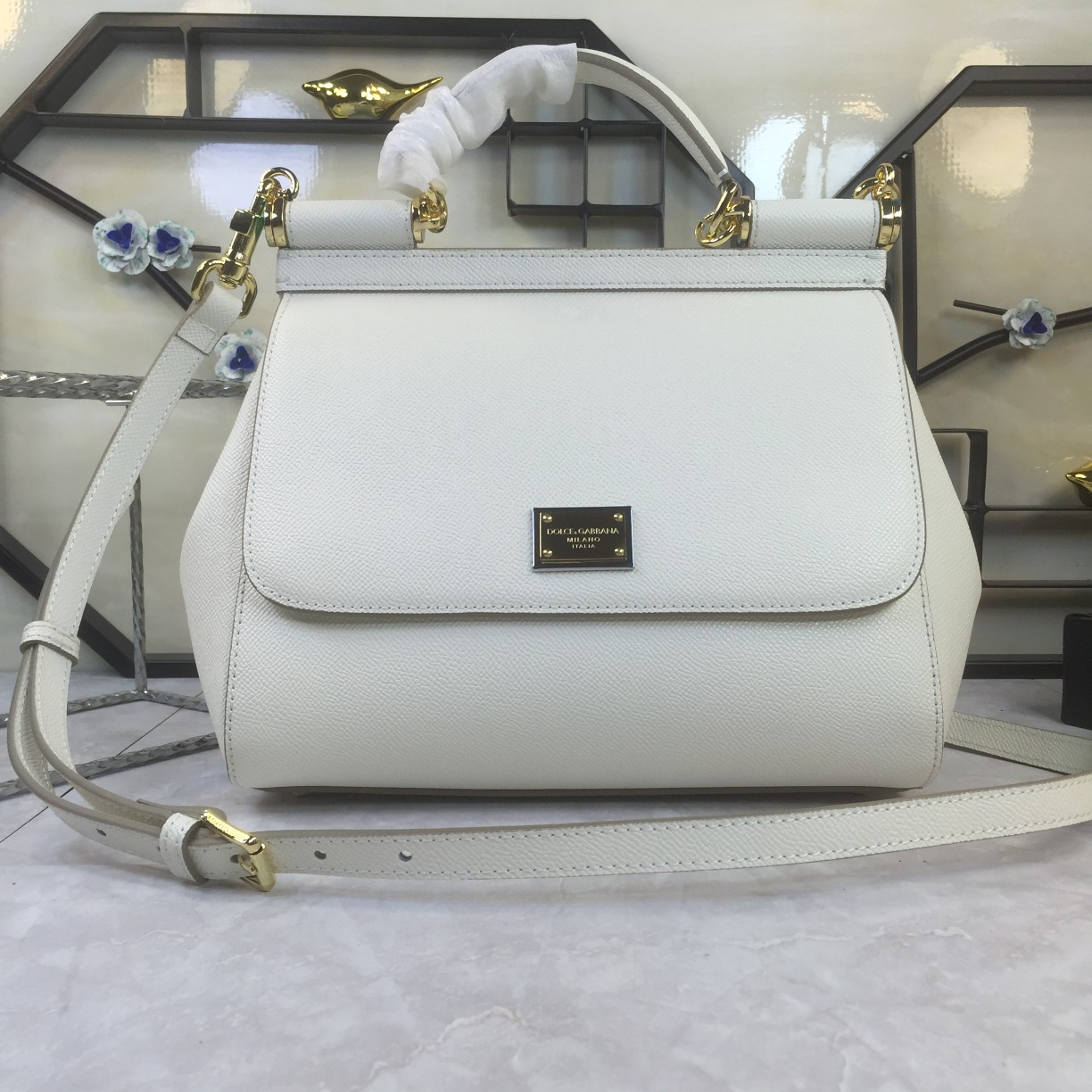 Luxury Platinum Gift Bags with Imported Palm-Grained Pelts and Hardware