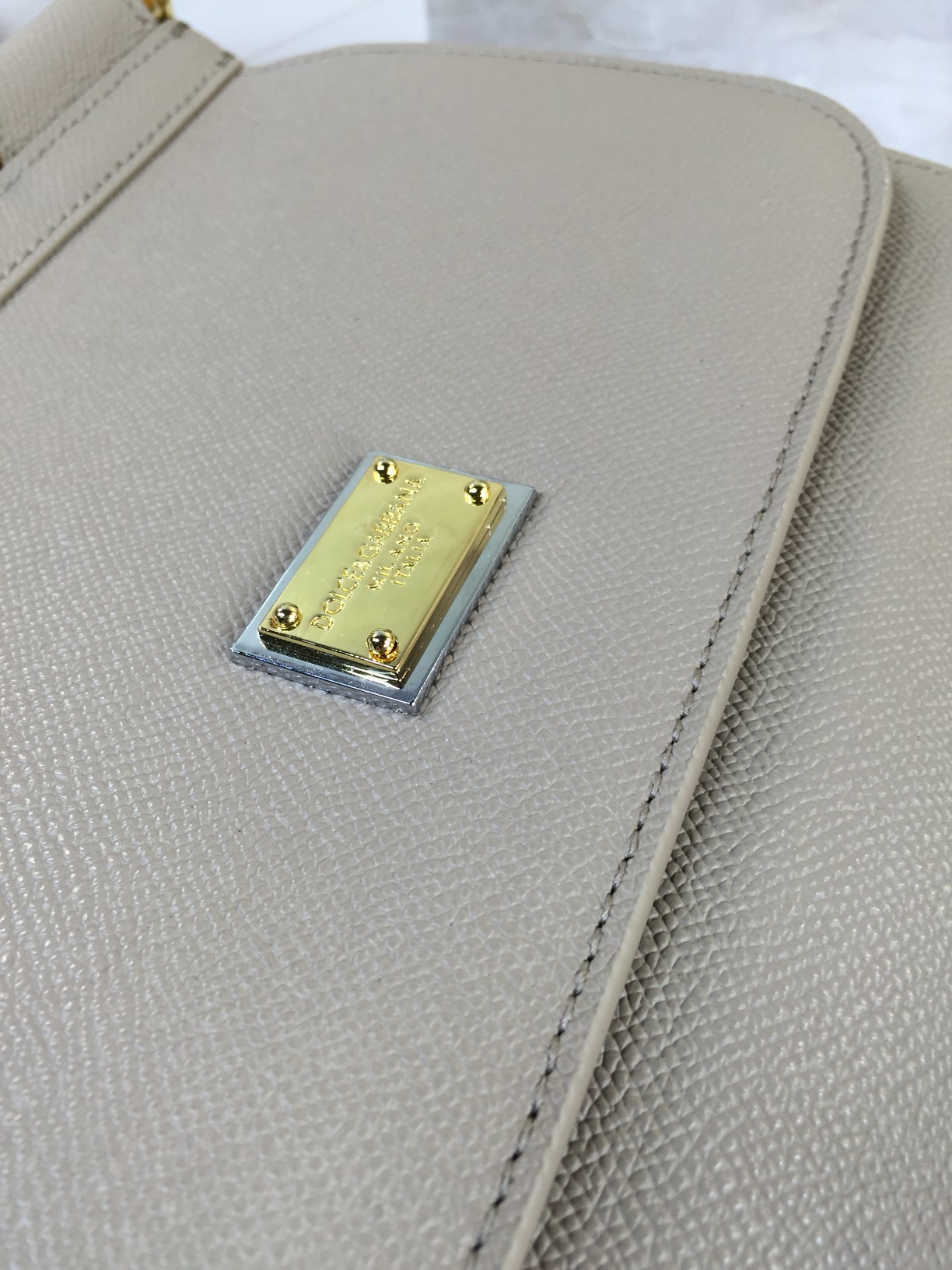 Luxury Platinum Gift Bags with Imported Palm-Grained Pelts and Original Hardware - 图片 3