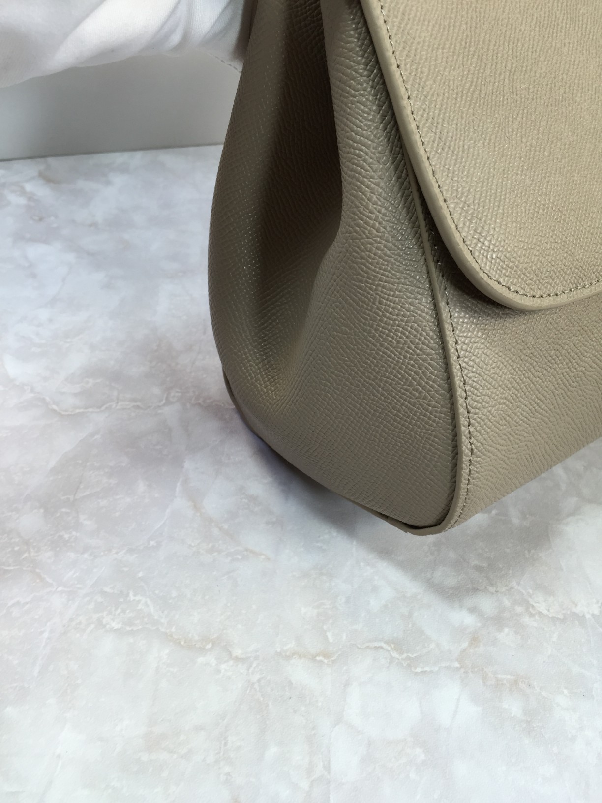 Luxury Platinum Gift Bags with Imported Palm-Grained Pelts and Original Hardware - 图片 4