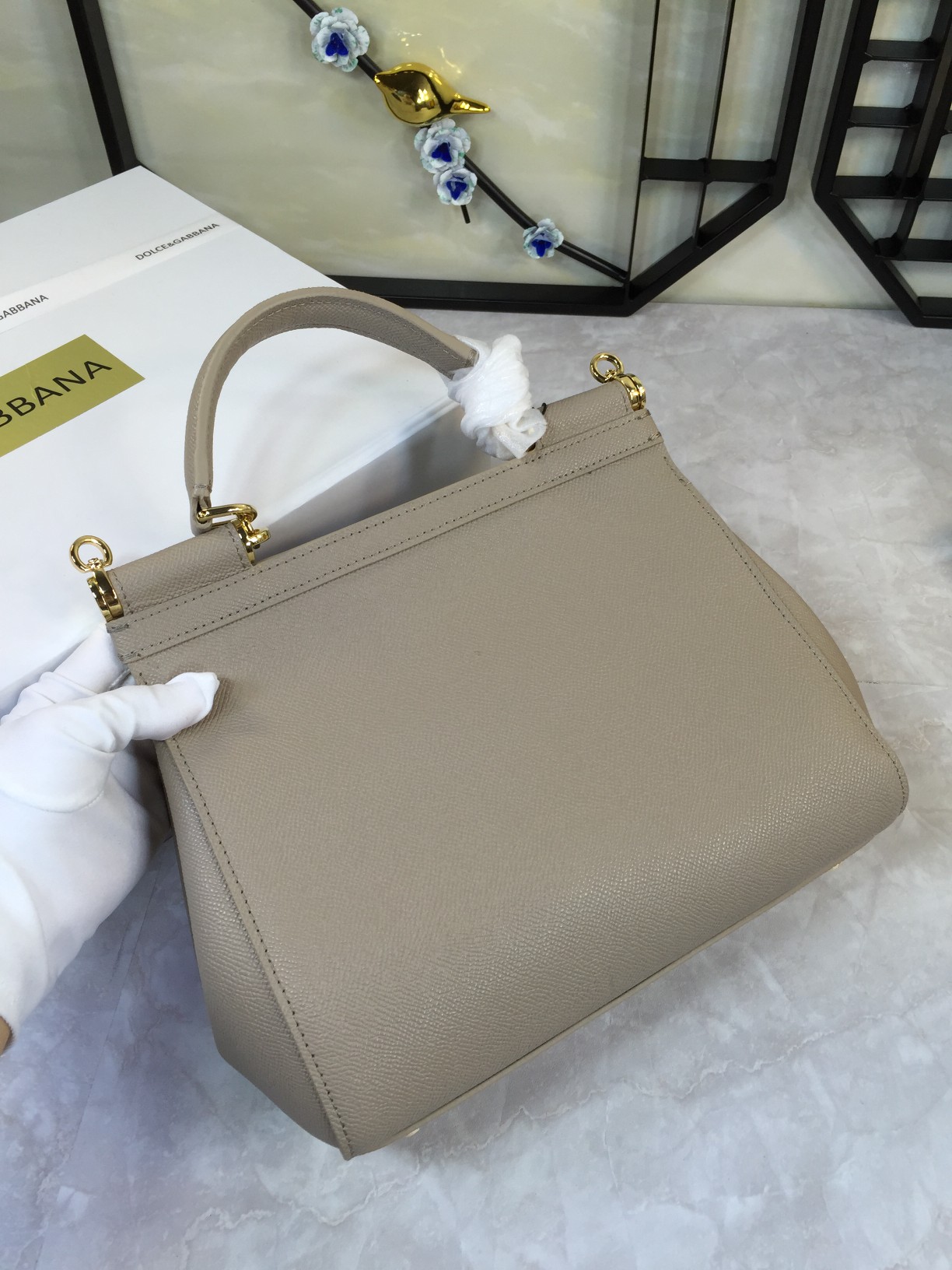 Luxury Platinum Gift Bags with Imported Palm-Grained Pelts and Original Hardware - 图片 5