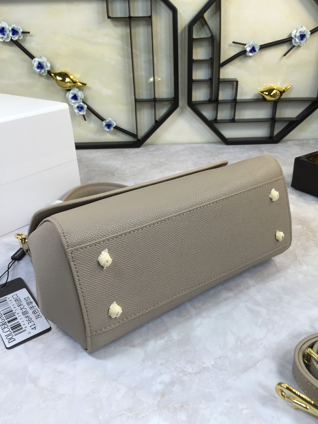 Luxury Platinum Gift Bags with Imported Palm-Grained Pelts and Original Hardware - 图片 6