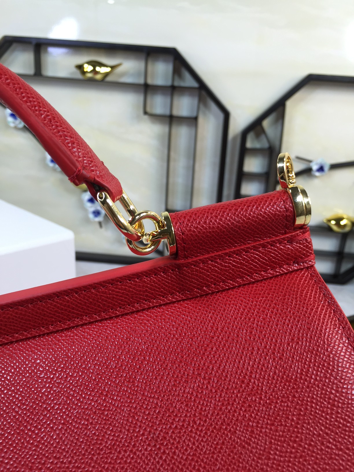 Luxurious Platinum Gift Bags with Imported Palm-Grained Pelts and Original Hardware - 图片 2