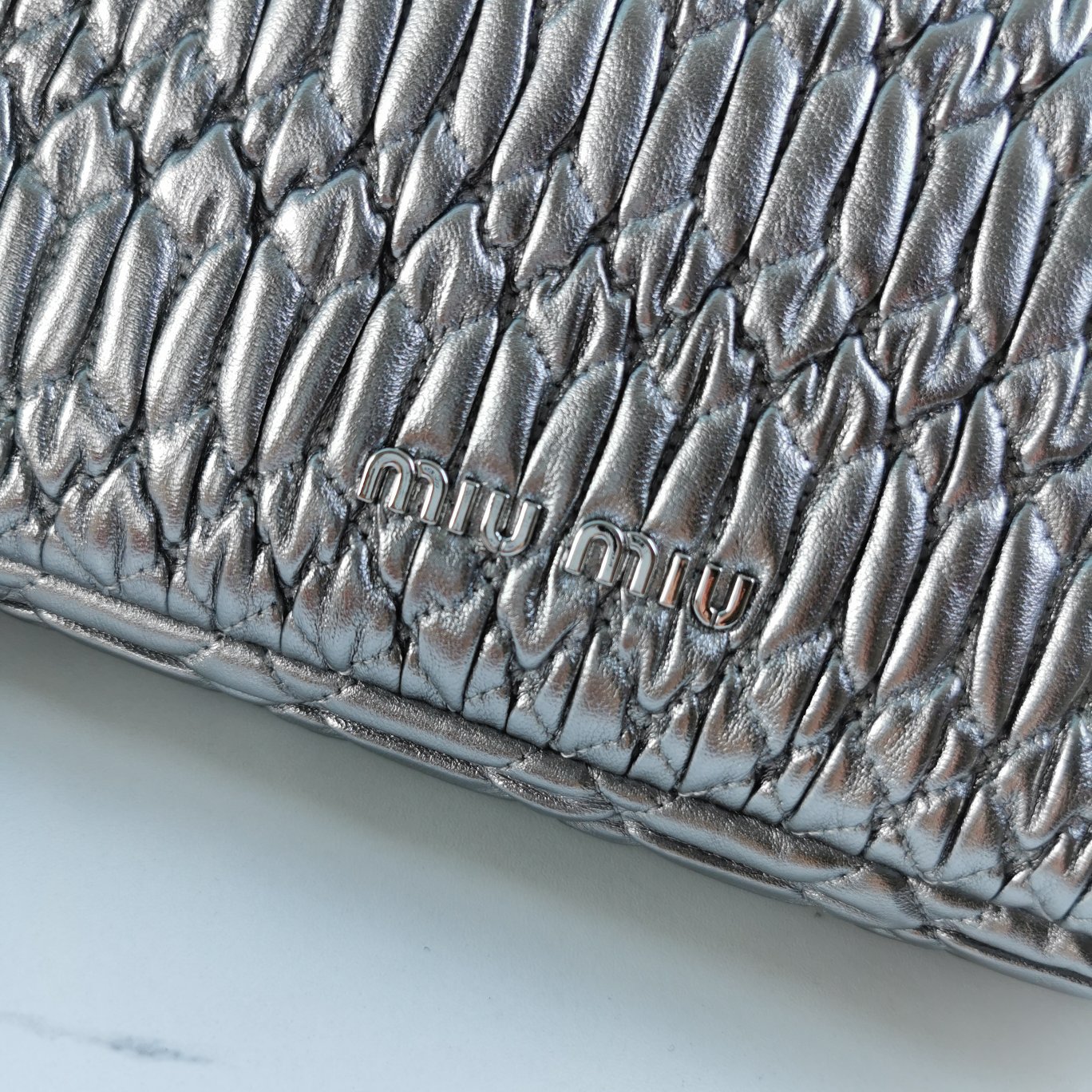 MIUMIU缪缪小提花皱褶凸纹压花钻石链条包5BD233