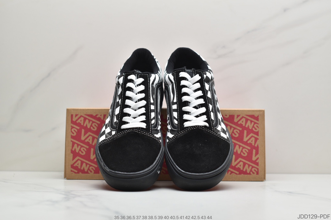 120 公司级 Vans 最新的艺术家联名是与 BJ Betts 一同打造，这位美国的传奇纹身艺术家、图形设计师将会和 Vans 联手拓展久未更新的 ”Made for the Makers” 匠人系列产品，将 BJ Betts 独特的审美风格和 Vans 传统轮廓结合，创造出兼具机能性和军事风的联名系列。 型号：GX18 Size：35 36 36.5 37 38 38.5 39 40 40.5 41 42 42.5 43 44 ID：JDD129-PDF
