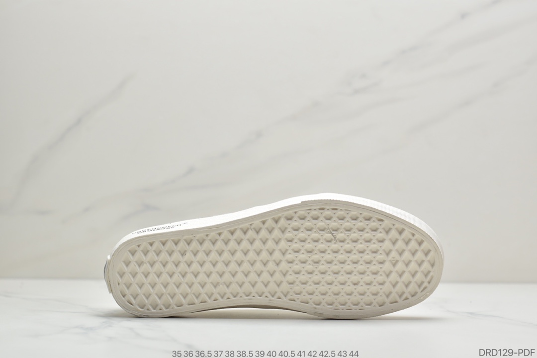 110 公司级 万斯 范斯Vans Authentic  小熊低帮帆布板鞋休闲鞋
