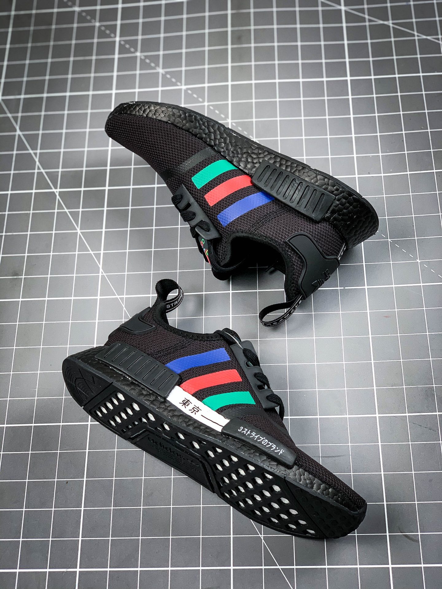 200 Adidas NMD _R1 虎扑版本 专柜同步FV9021