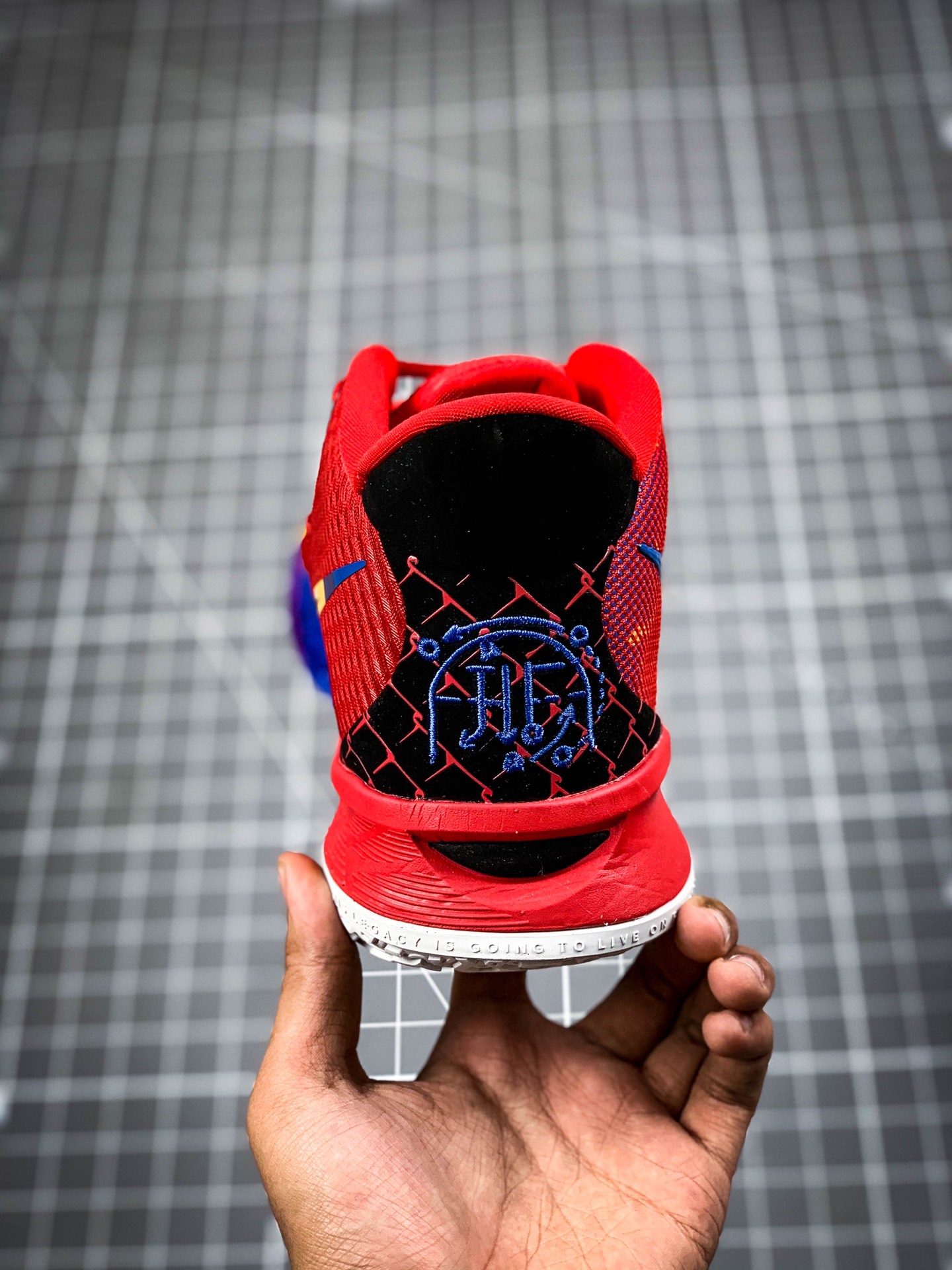 220 【公司级 欧文篮球鞋系列】耐克/NIKE  欧文7代篮球鞋 红  货号：DC0588-600