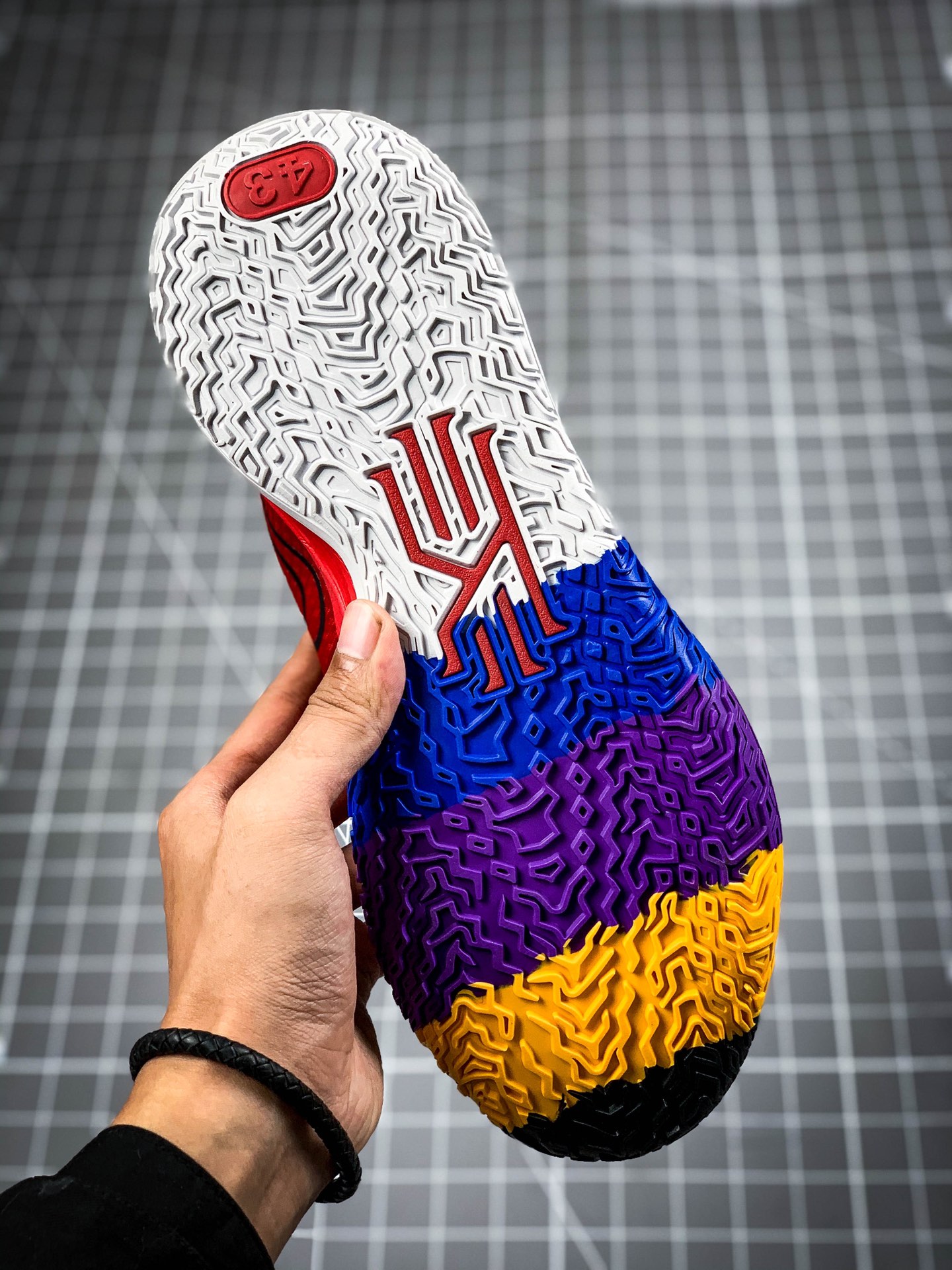 220 【公司级 欧文篮球鞋系列】耐克/NIKE  欧文7代篮球鞋 红  货号：DC0588-600
