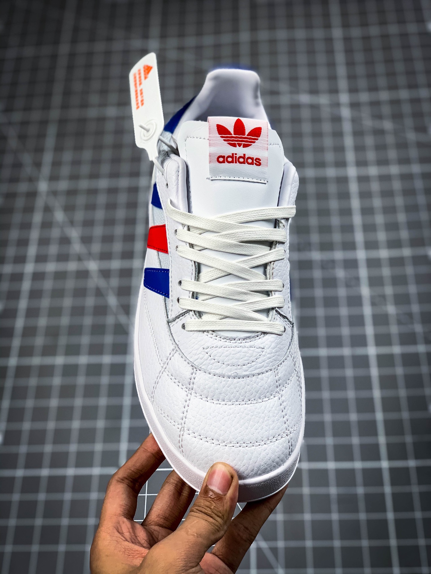 180 Adidas Sobakov P94  三叶草板鞋 韩版休闲小白鞋  EE6363