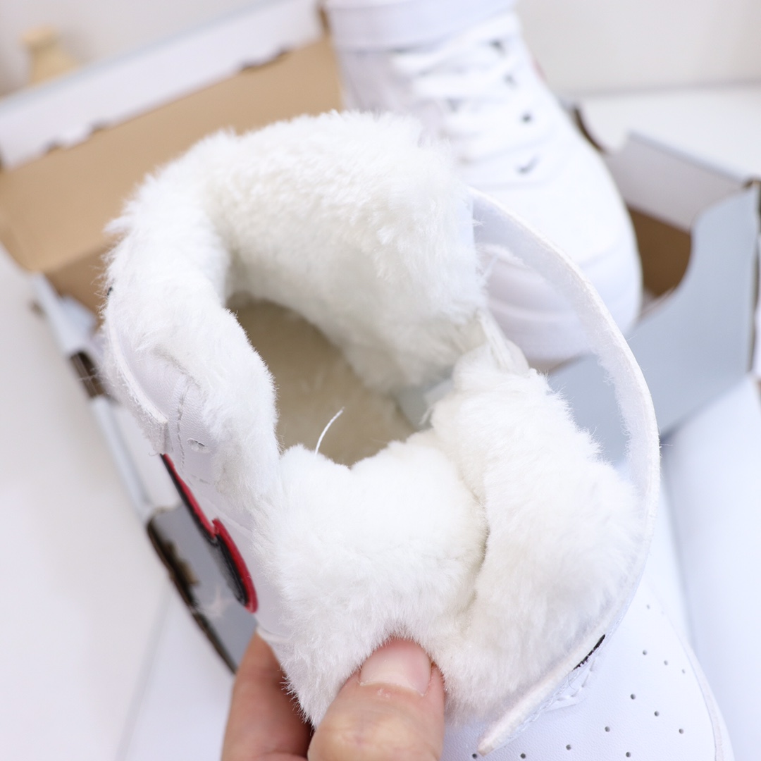 图片[8]-，号码26-37 ＮＫ加绒空军一号高帮童鞋 空军系列的高颜值，注定备受追捧！ 趣味十足，尽显潮流气息。💯运动感十足的AF1搭配青春系的颜色，清新帅气阳光朝气！非常适合活泼爱动的宝宝！除了鞋头没有加绒全鞋加绒✅鞋垫也是加绒🦶-选品中心