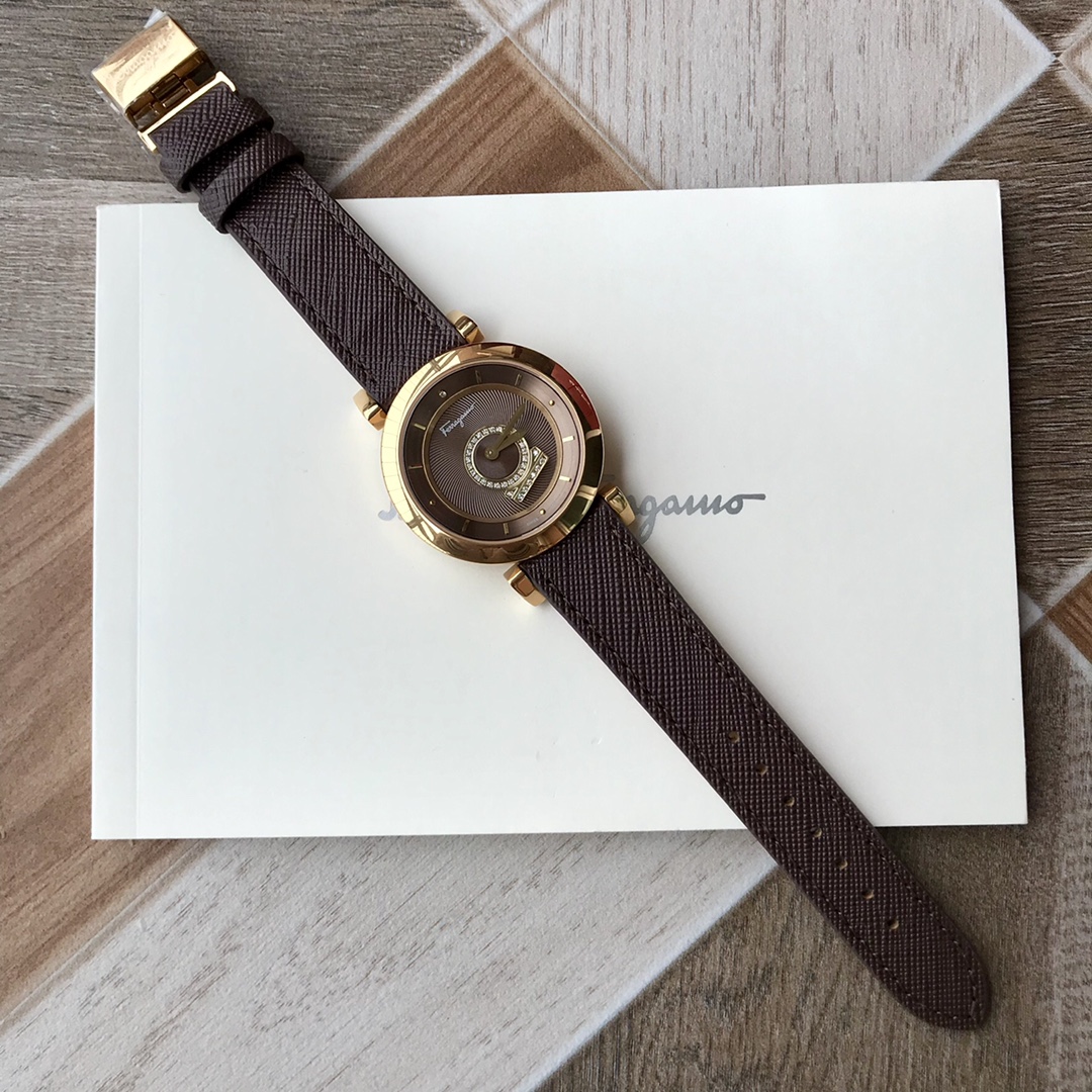 菲拉格慕FQ4石英女表