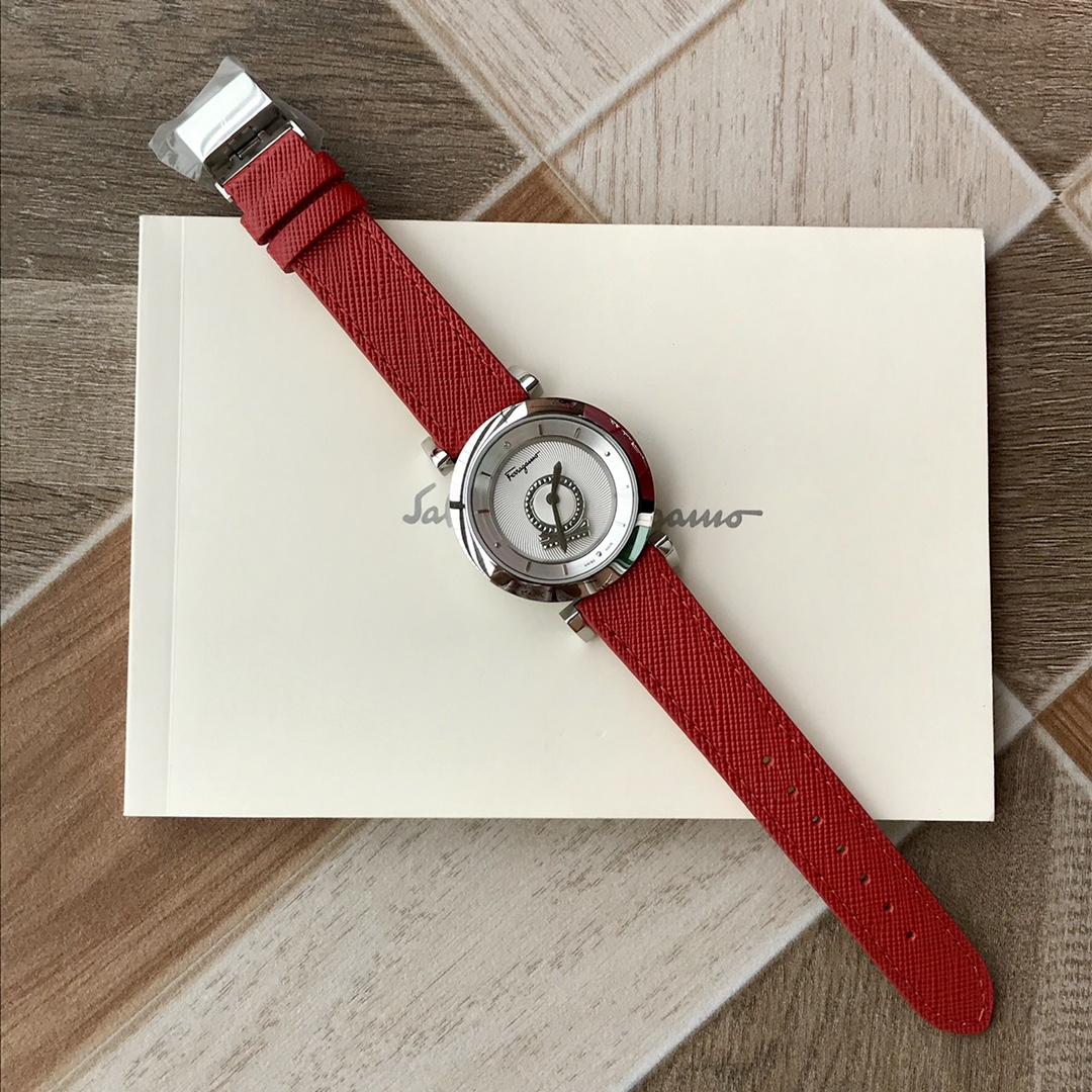 菲拉格慕FQ4石英女表