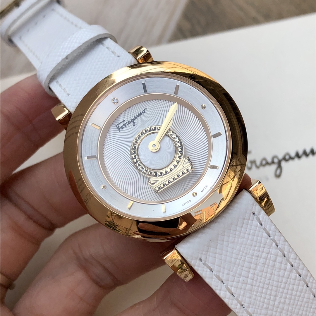 菲拉格慕FQ4石英女表