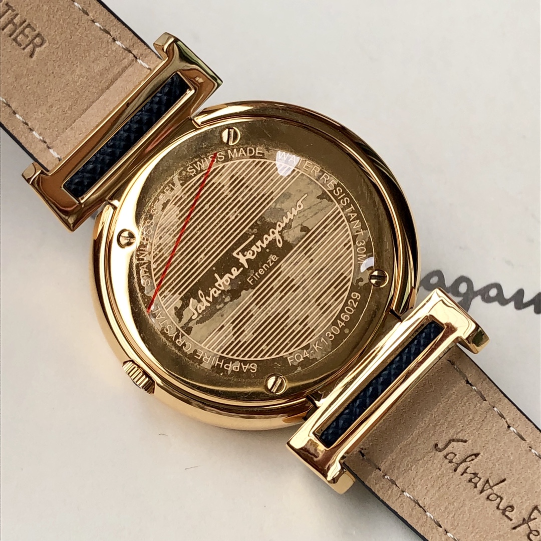 菲拉格慕FQ4石英女表