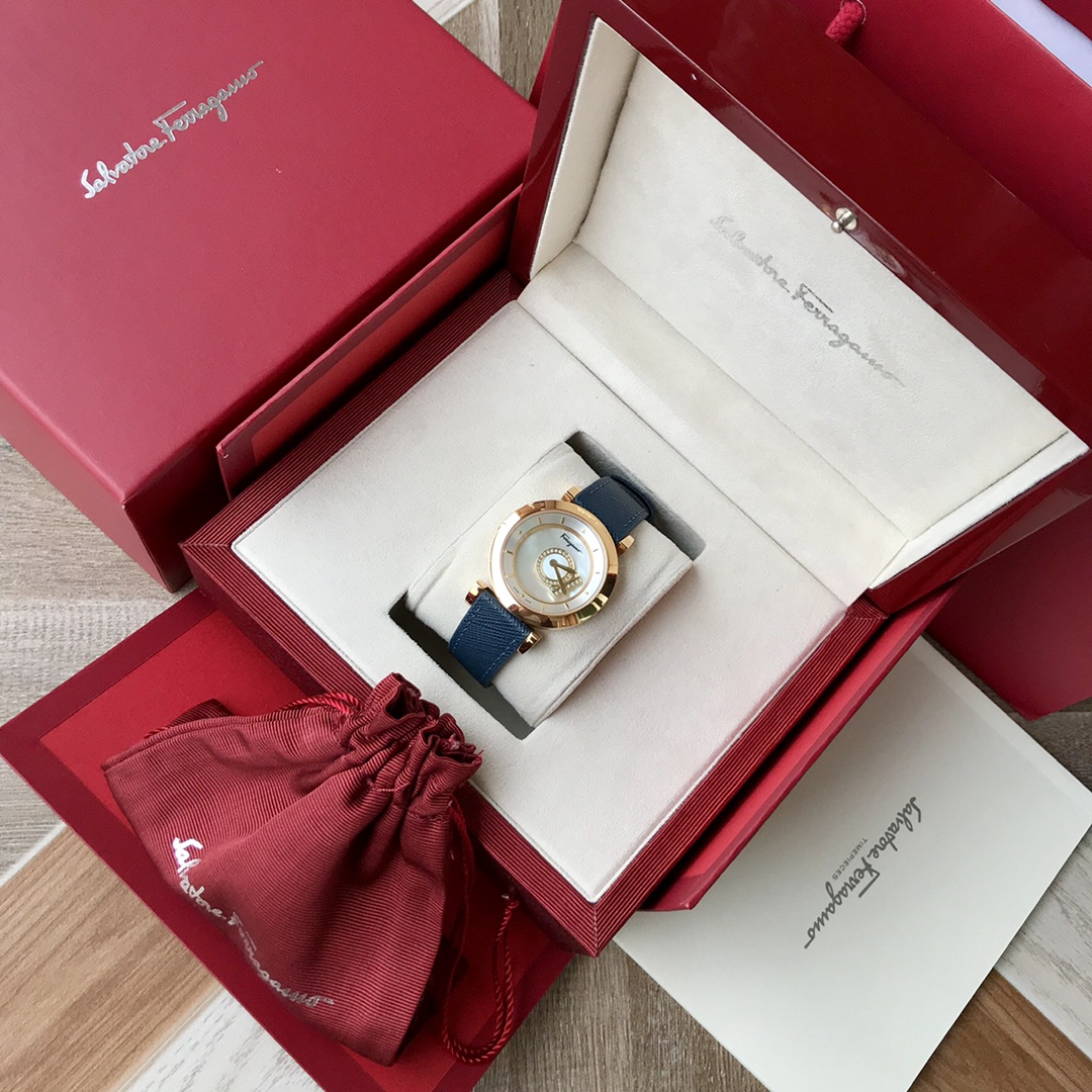 菲拉格慕FQ4石英女表