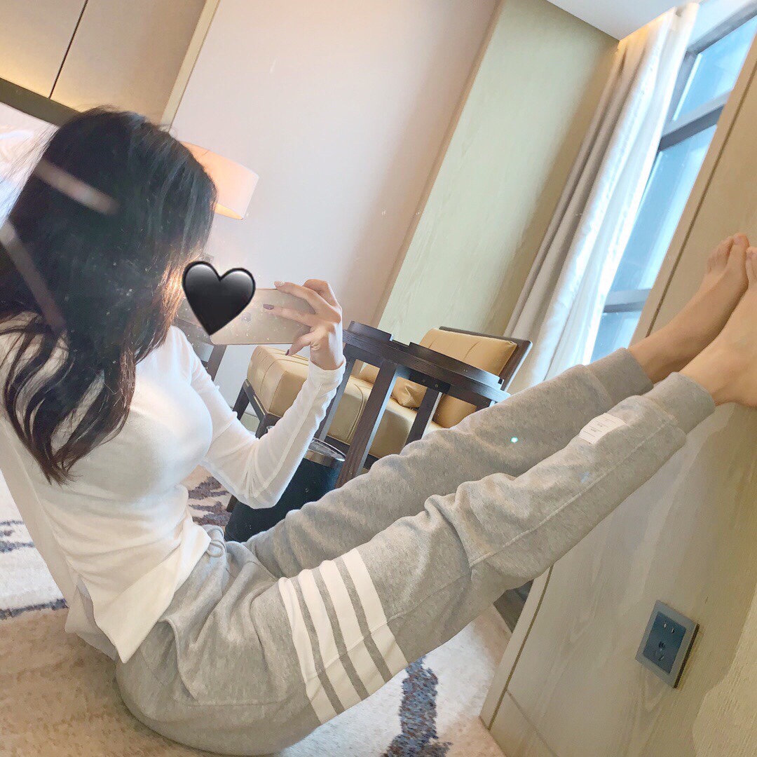 浅灰色上身图