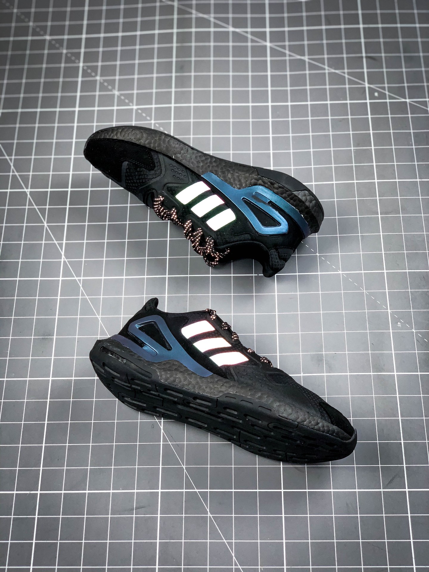 200 Adidas 阿迪达斯 Day Jogger 夜行者二代 爆米花大底复古跑鞋 FY3015