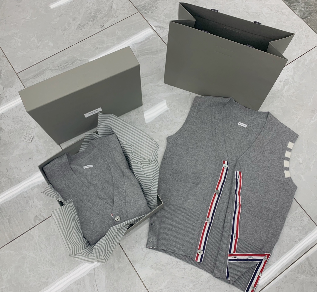 톰브라운 남성 반팔 126381 Thom Browne T Shirt 썸네일 이미지