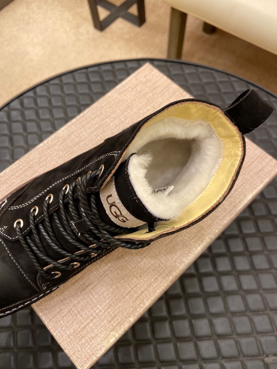（真全羊毛里不加丝假毛）【UGG男鞋】 版型好到不多说，品质、做工、材料再度升级帅气来袭👏俊朗的外形👏精