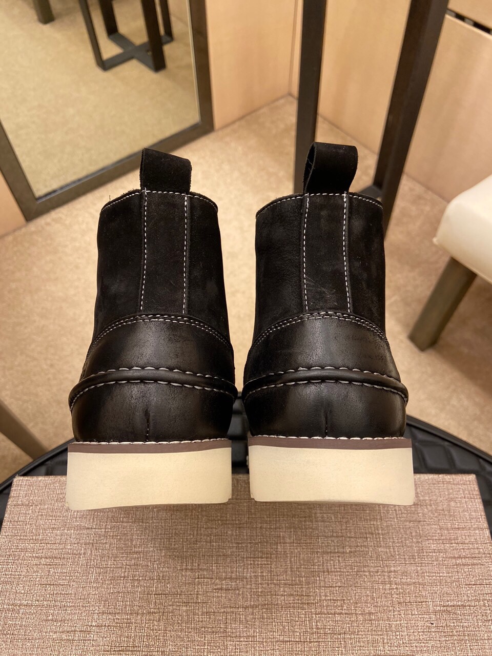（真全羊毛里不加丝假毛）【UGG男鞋】 版型好到不多说，品质、做工、材料再度升级帅气来袭👏俊朗的外形👏精